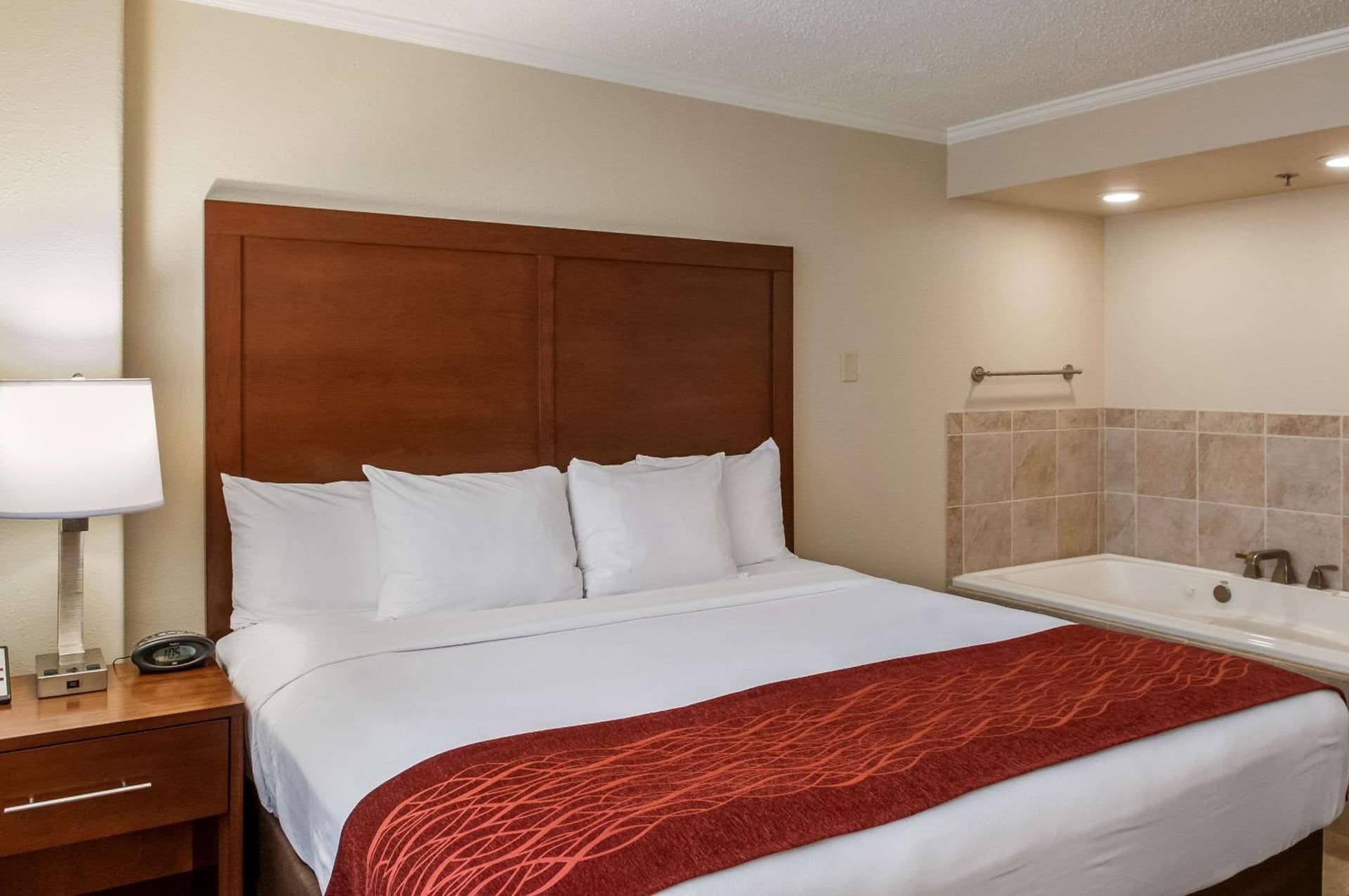 Comfort Inn & Suites At Copeland Tower gallery photo in Metairie, LA — image 14