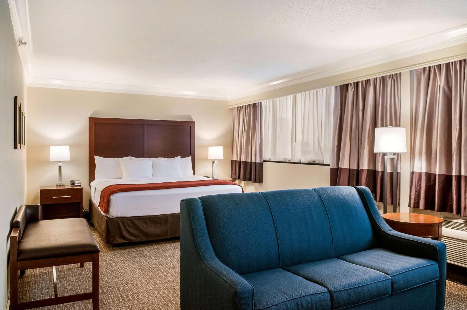 Comfort Inn & Suites At Copeland Tower gallery photo in Metairie, LA — image 25