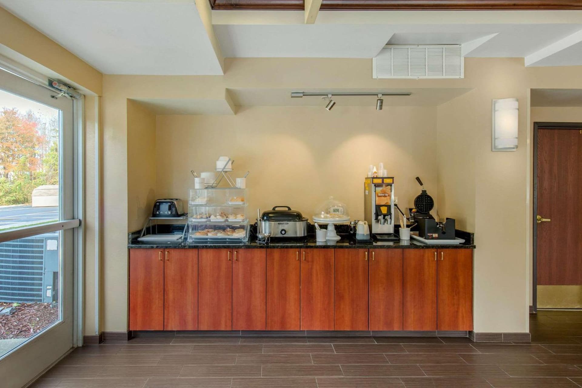 Comfort Suites Seaford gallery photo in Seaford, DE — image 36