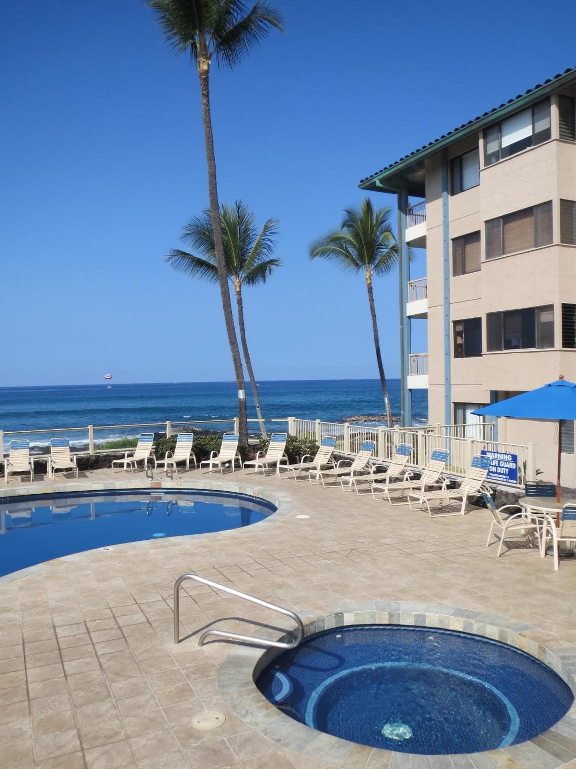 Kona Reef Resort by Latour Group interior in Kailua-Kona — gallery photo 2