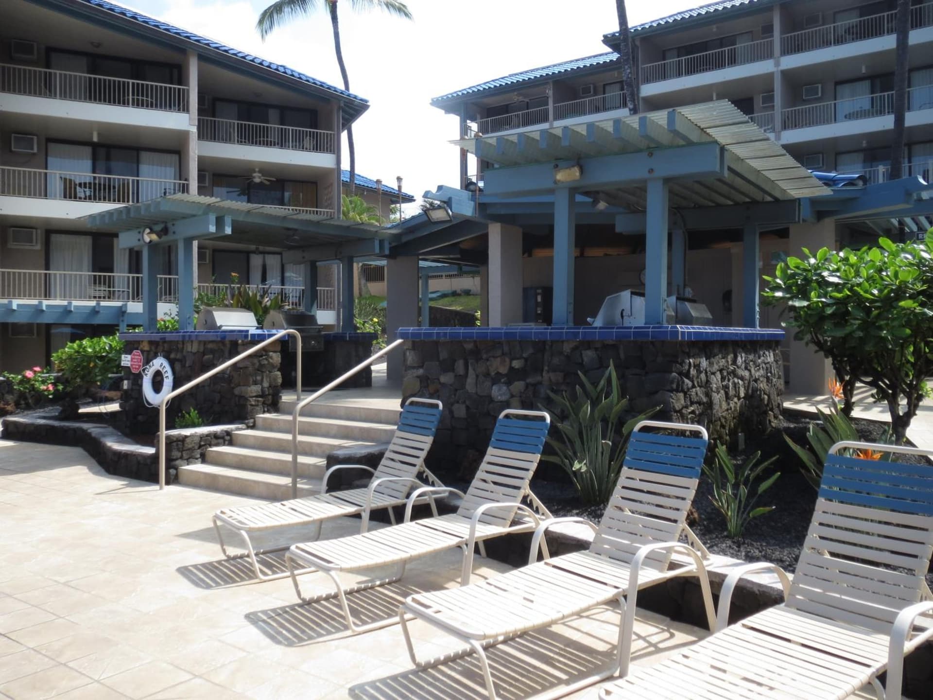 Kona Reef Resort by Latour Group interior in Kailua-Kona — gallery photo 2