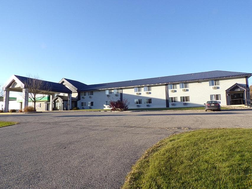 Morton Inn featured exterior or lobby in Redwood Falls, MN — similar hotel