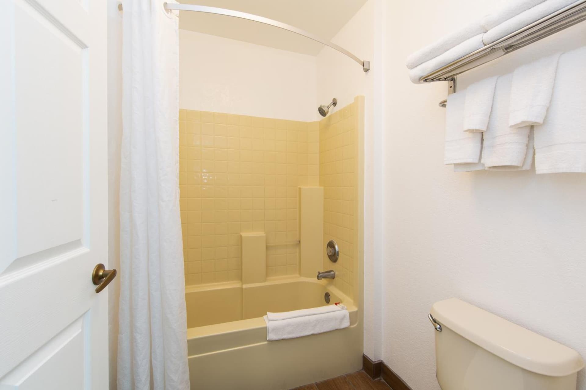 Signature Inn Merced Yosemite Parkway gallery photo in Merced, CA — image 28