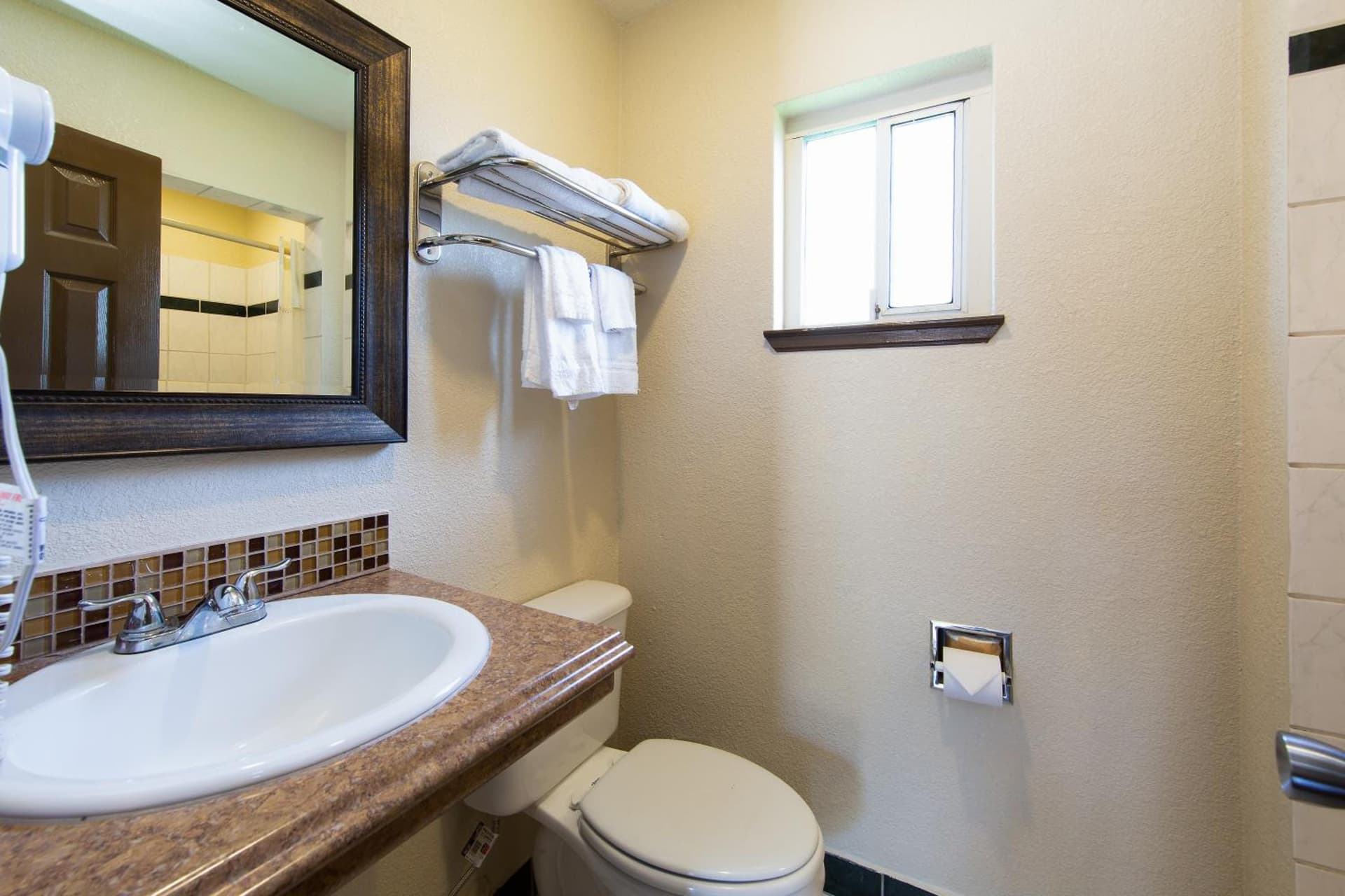 Signature Inn Merced Yosemite Parkway gallery photo in Merced, CA — image 13