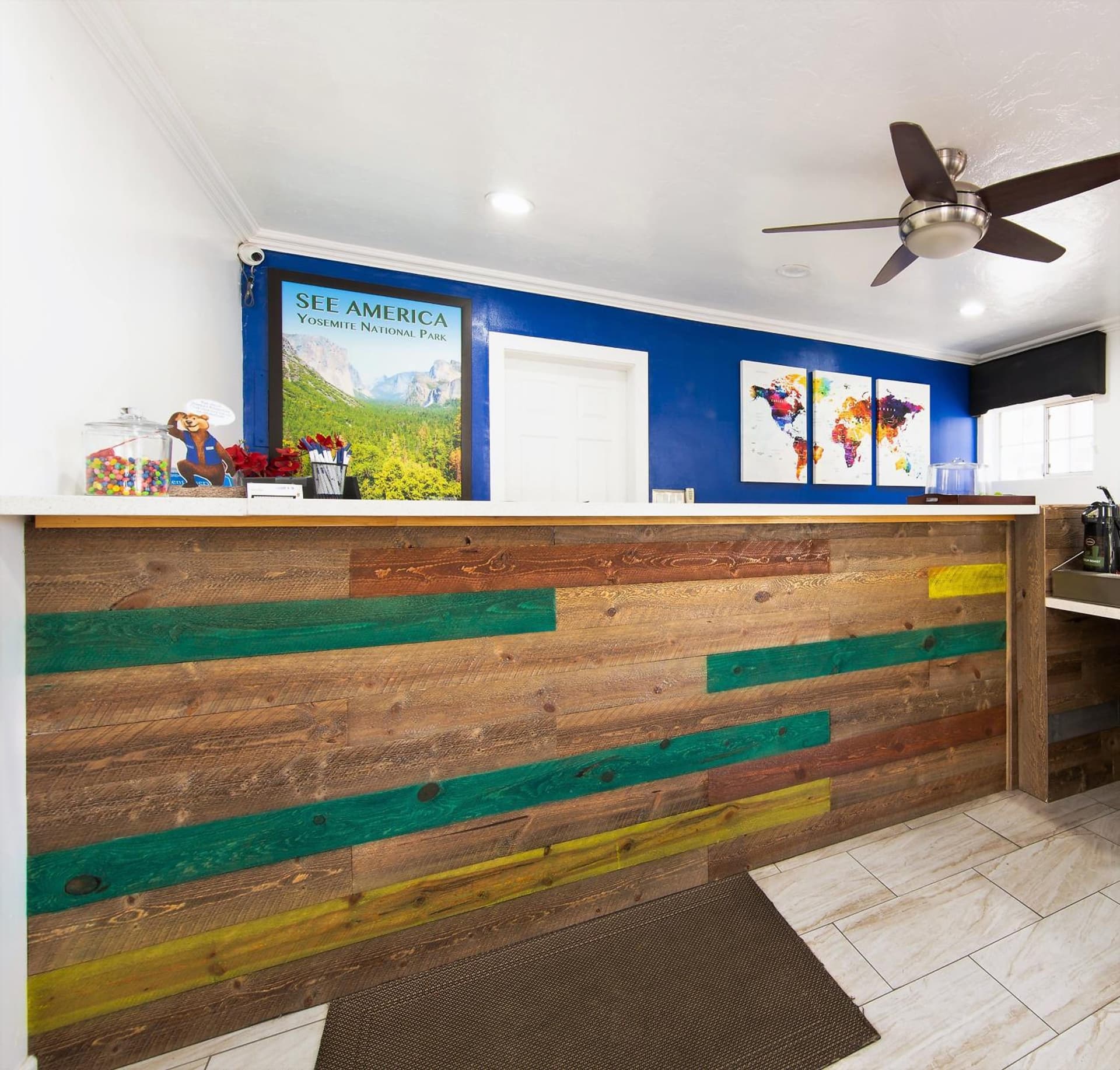 Signature Inn Merced Yosemite Parkway property views in Merced, CA — gallery photo 3