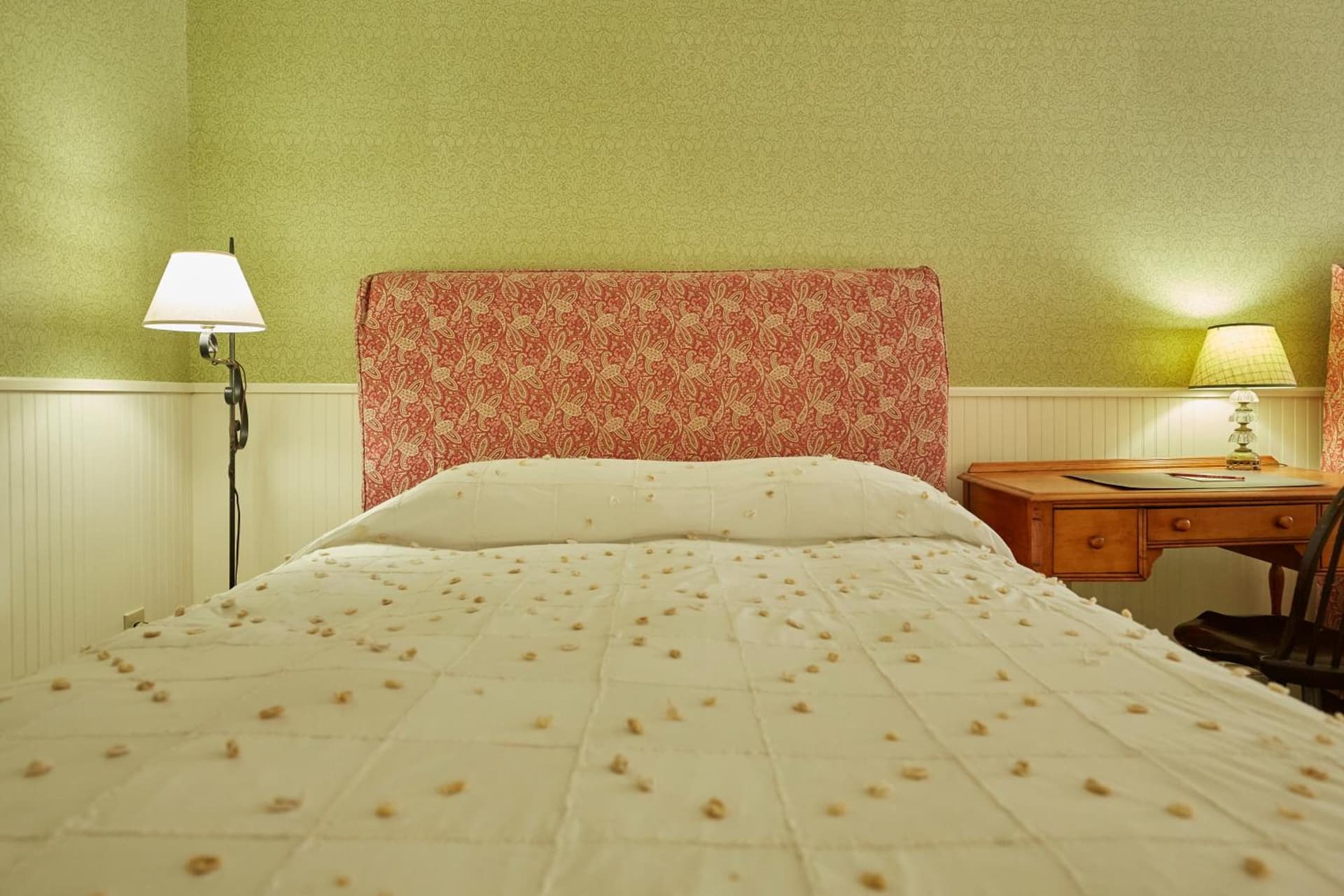 The Red Lion Inn interior in Stockbridge — gallery photo 2