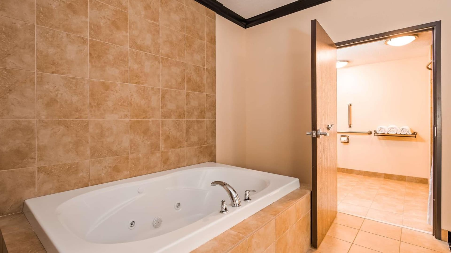 Best Western Plus Airport Inn & Suites property views in Salt Lake City, UT — gallery photo 3
