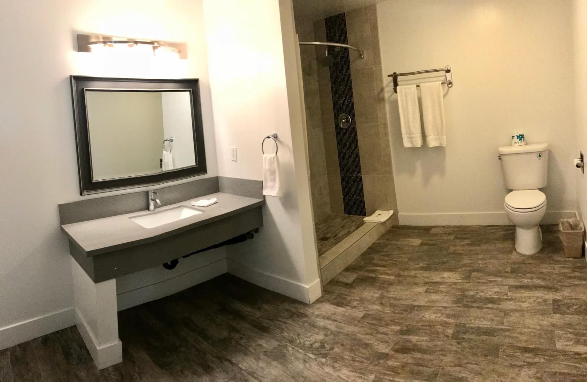 Motel 6-Inglewood, CA interior in Inglewood, CA — gallery photo 2