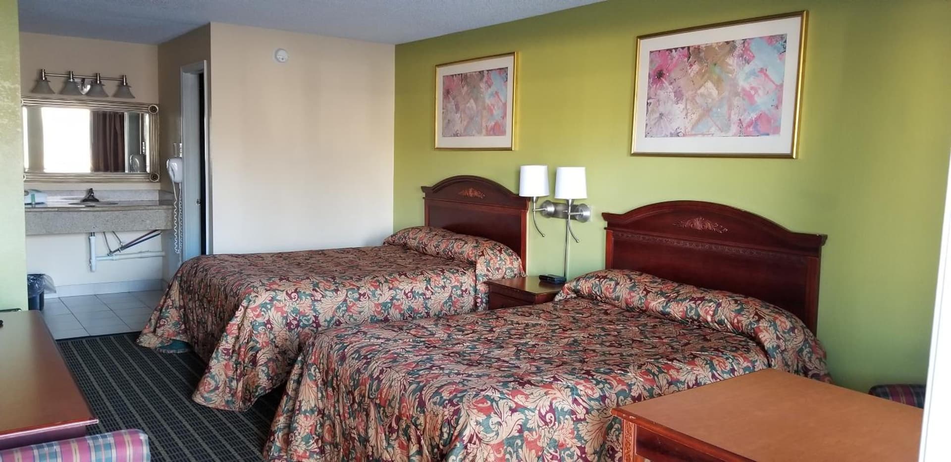 Newport News Inn interior in Newport News, VA — gallery photo 2