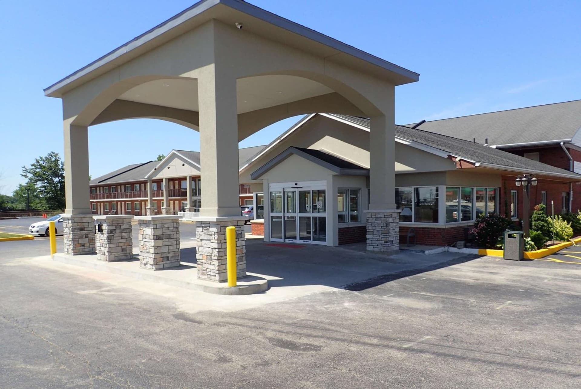 Baymont by Wyndham Effingham featured exterior or lobby in Effingham, IL — similar hotel