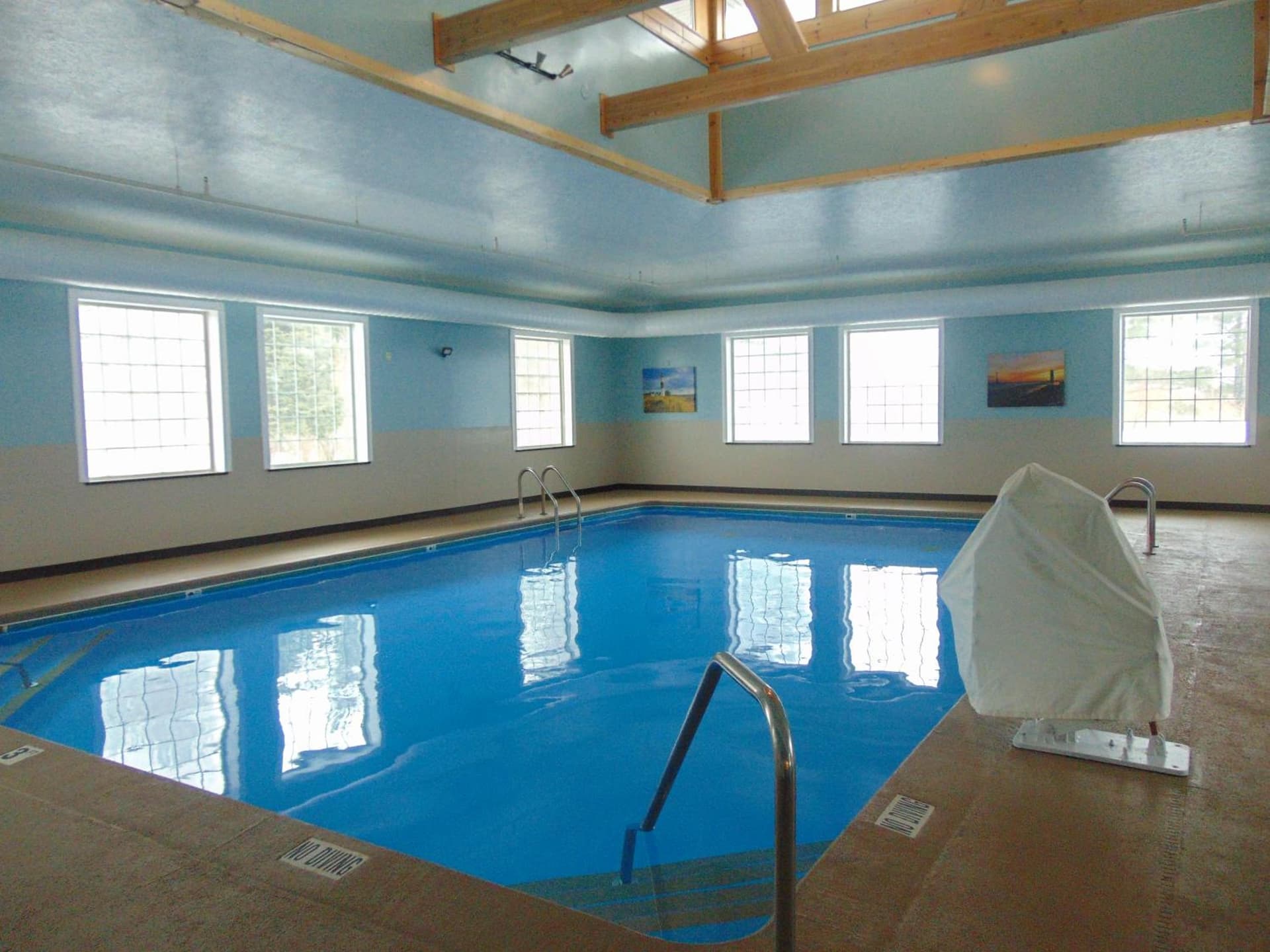 Days Inn by Wyndham Pentwater property views in Pentwater, MI — gallery photo 3