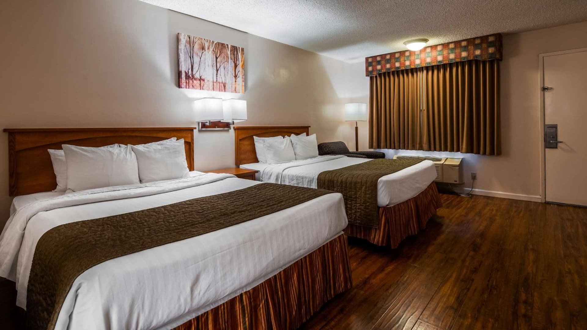 SureStay Hotel by Best Western Tehachapi property views in Tehachapi, CA — gallery photo 3