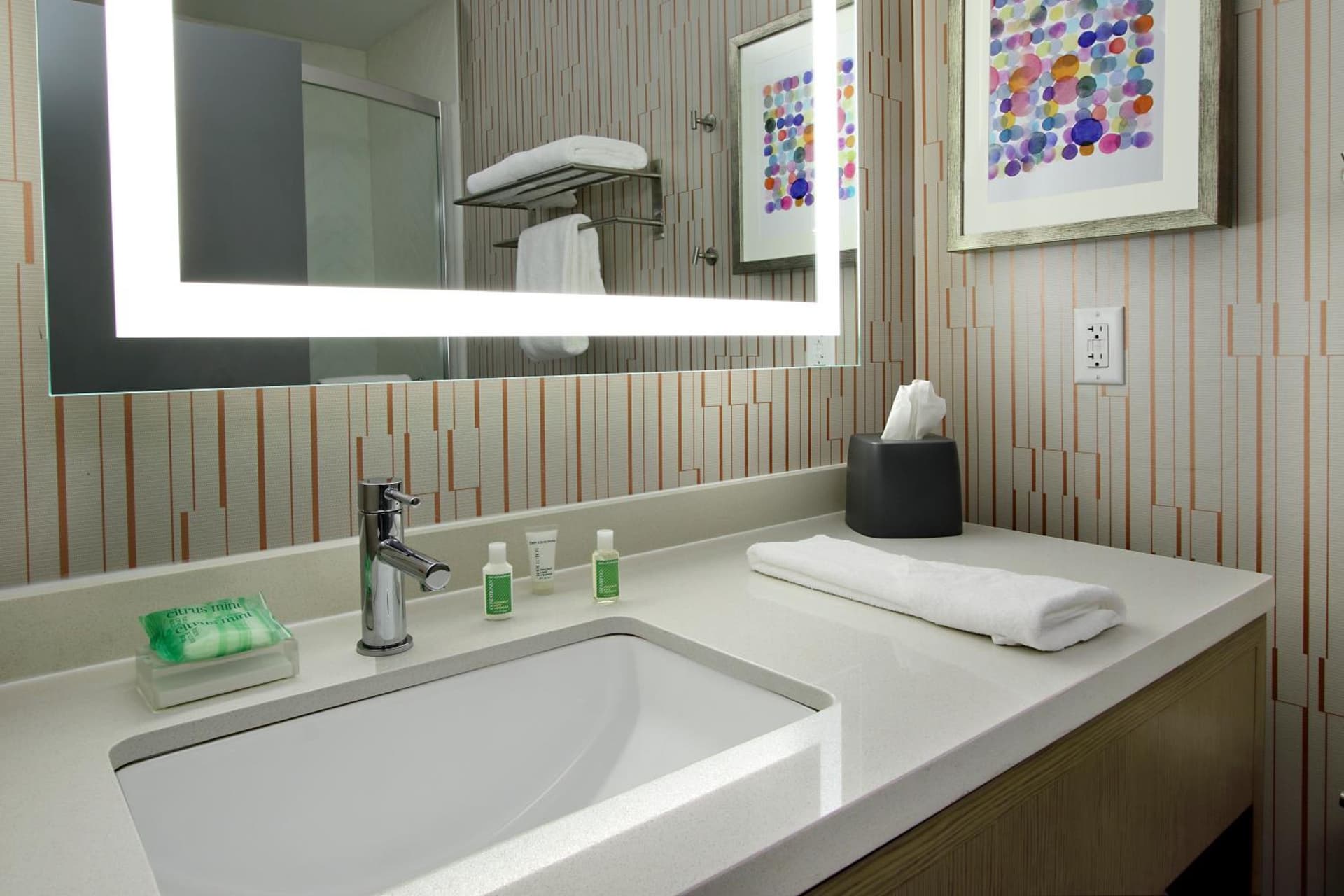 Holiday Inn Hattiesburg - North by IHG interior in Hattiesburg, MS — gallery photo 2