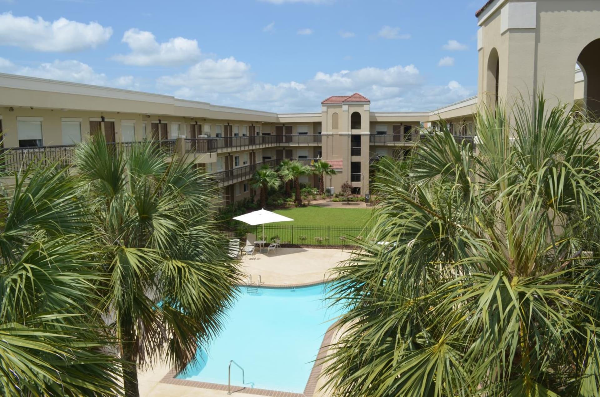 Comfort Suites Baton Rouge South I-10 gallery photo in Baton Rouge, LA — image 57
