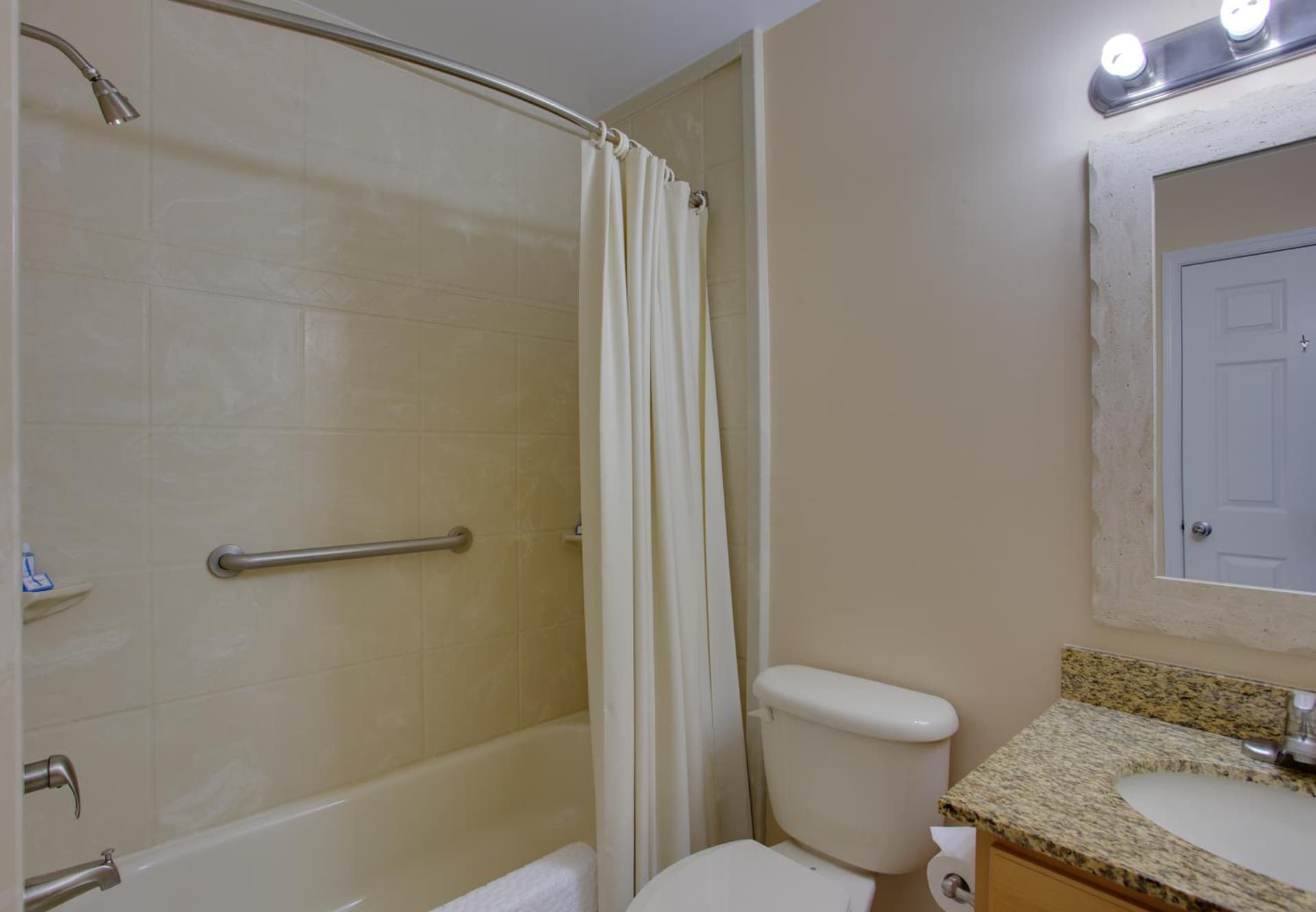 Master Suites Hotel interior in Waldorf, MD — gallery photo 2