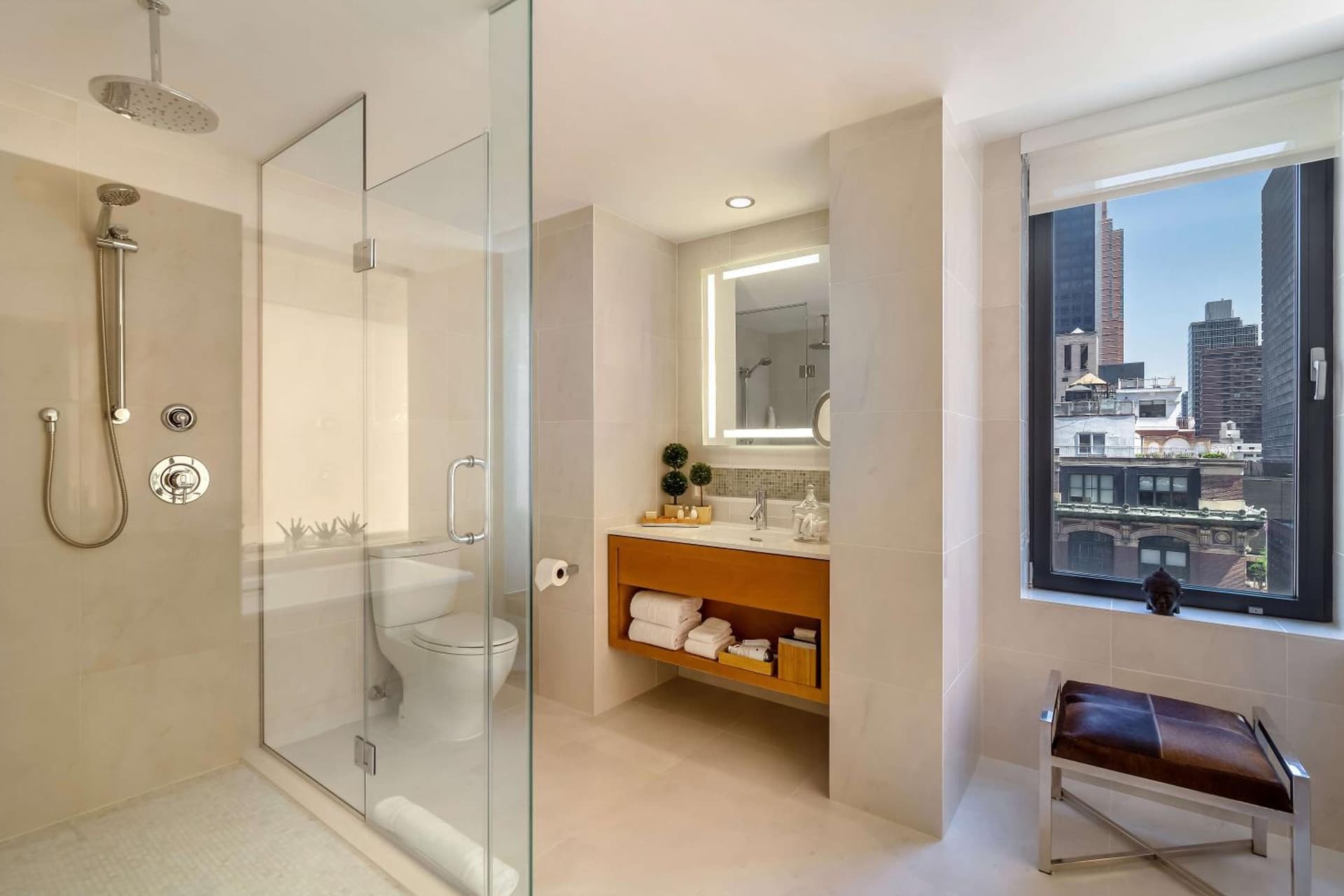 Concorde Hotel New York interior in New York, NY — gallery photo 2
