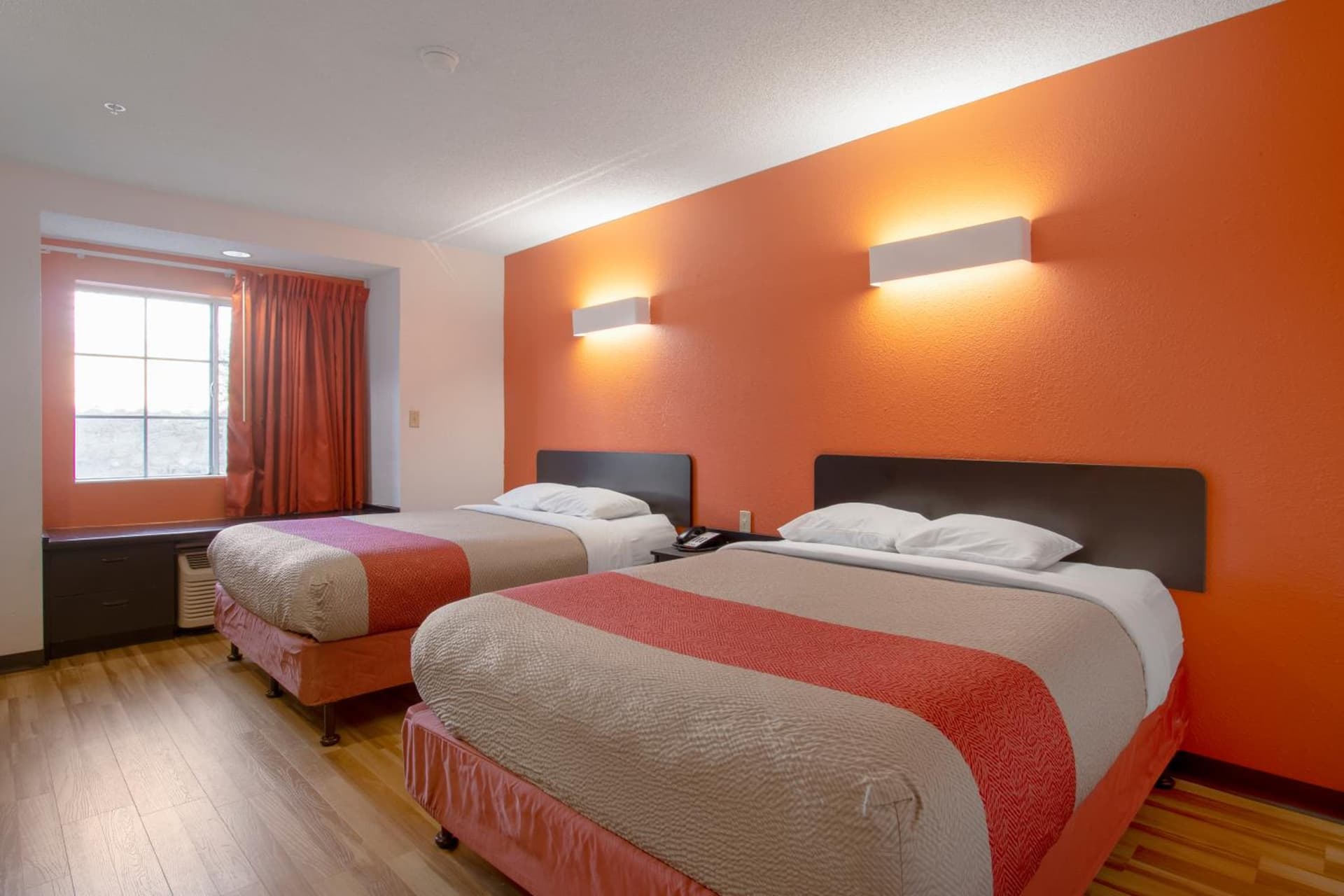Motel 6-El Paso, TX - Southeast gallery photo in El Paso, TX — image 34