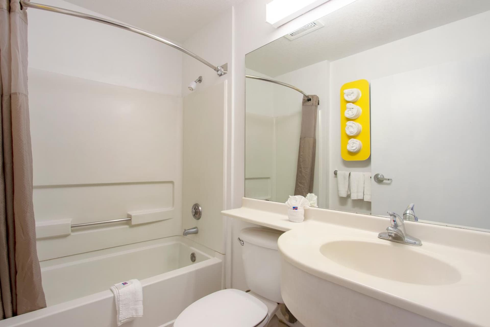Motel 6-El Paso, TX - Southeast gallery photo in El Paso, TX — image 8