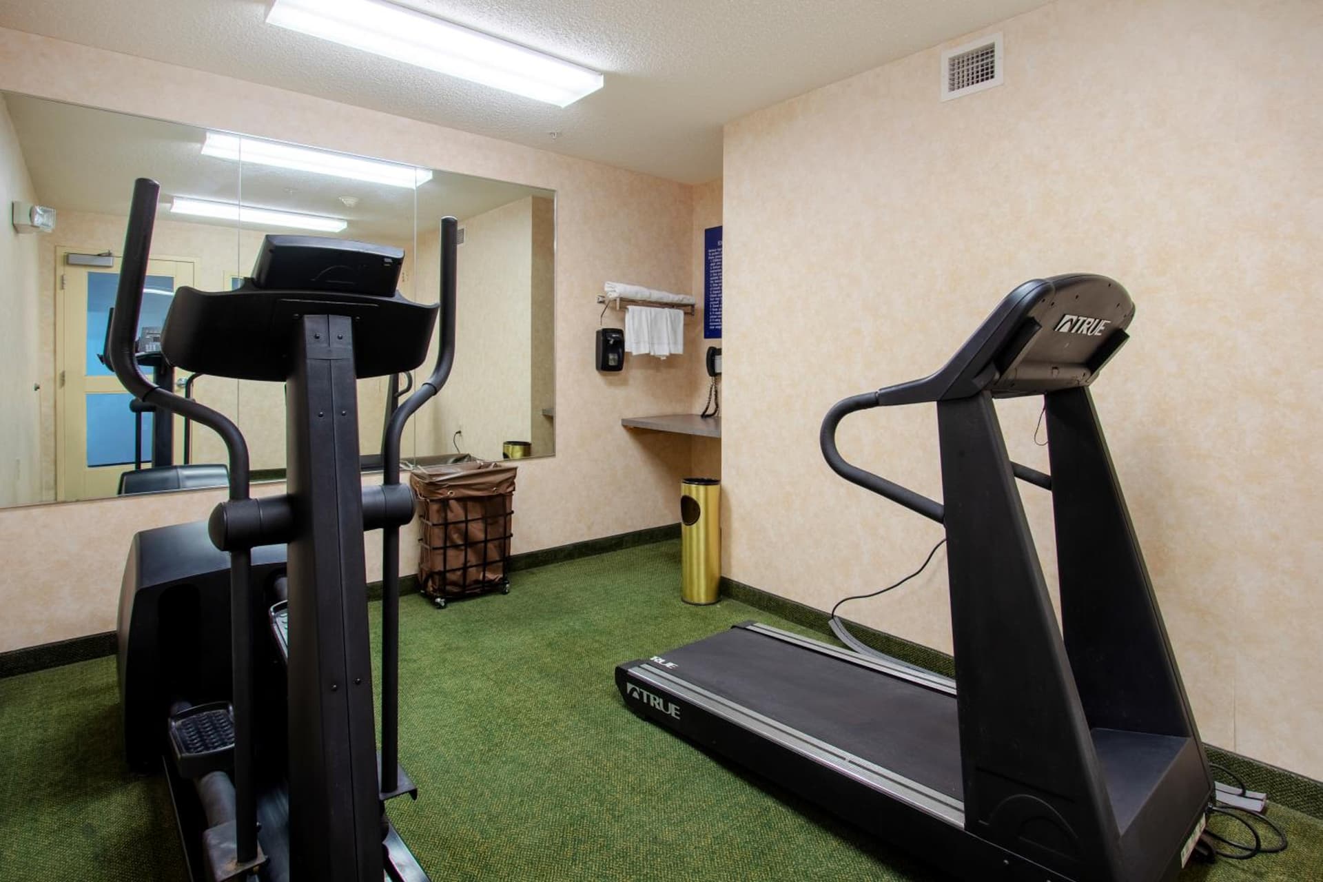 Motel 6-El Paso, TX - Southeast gallery photo in El Paso, TX — image 28