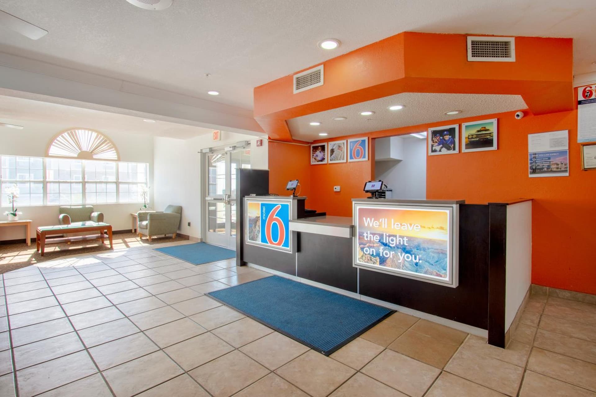 Motel 6-El Paso, TX - Southeast gallery photo in El Paso, TX — image 54