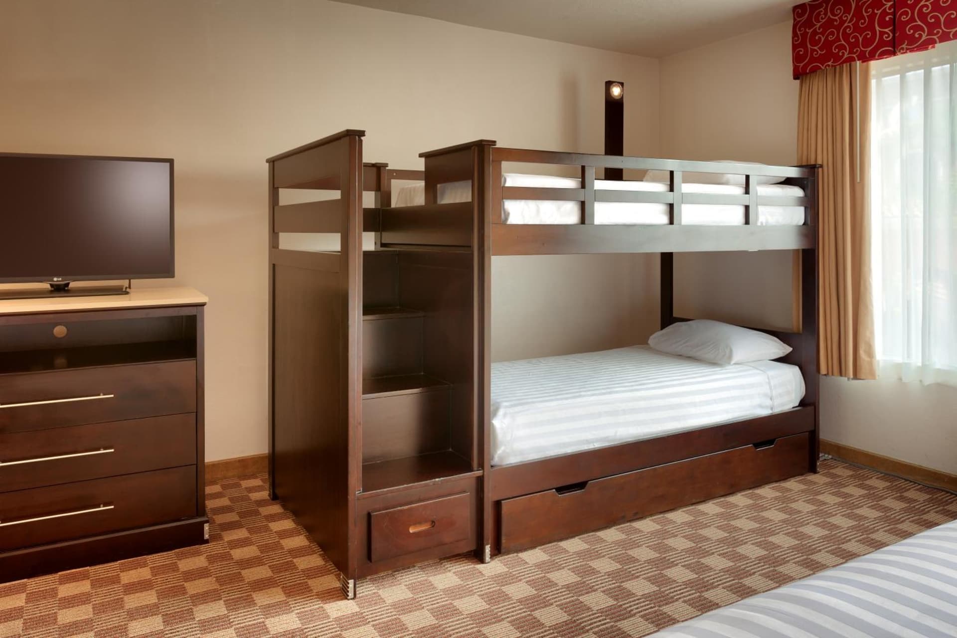 Cortona Inn and Suites Anaheim Resort gallery photo in Anaheim, CA — image 23
