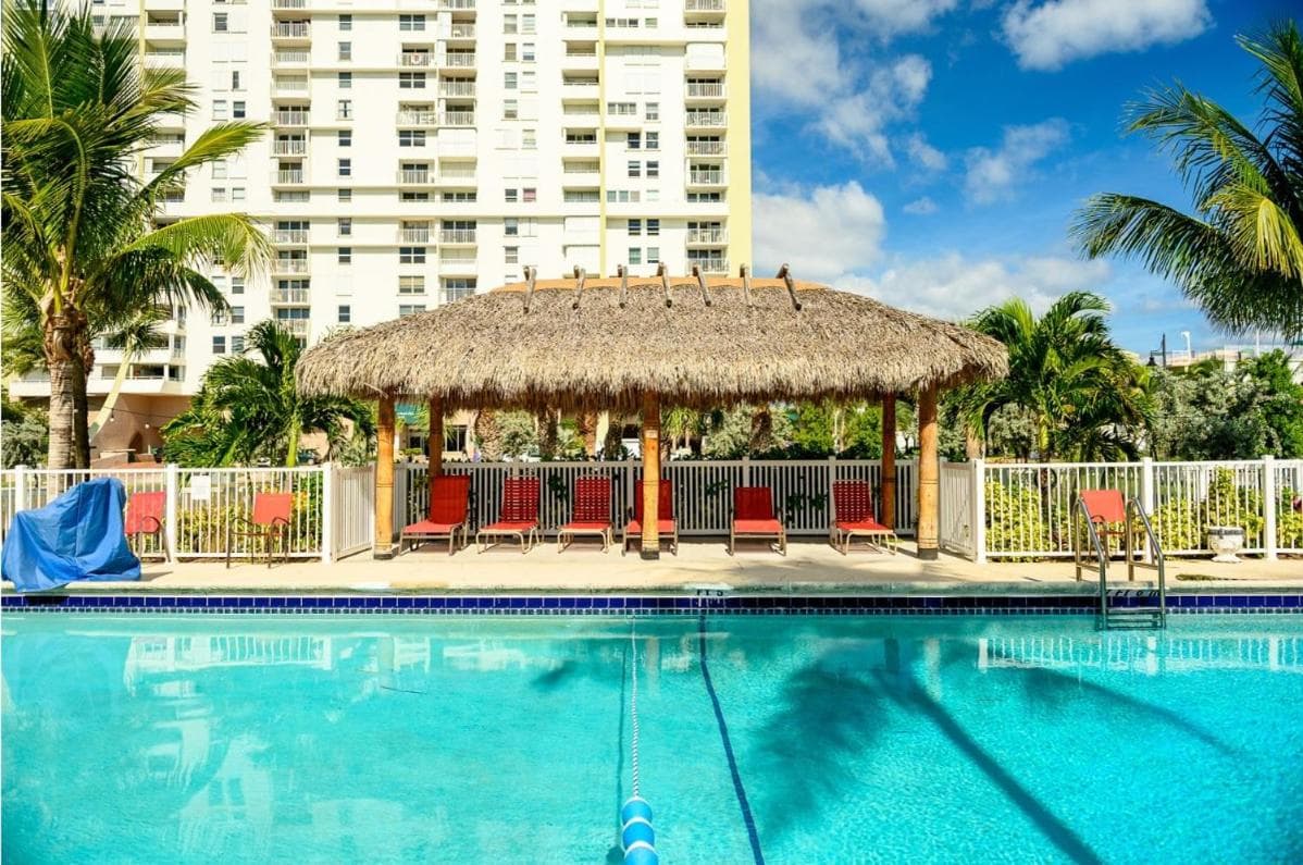Oceans Beach Resort & Suites gallery photo in Pompano Beach, FL — image 44