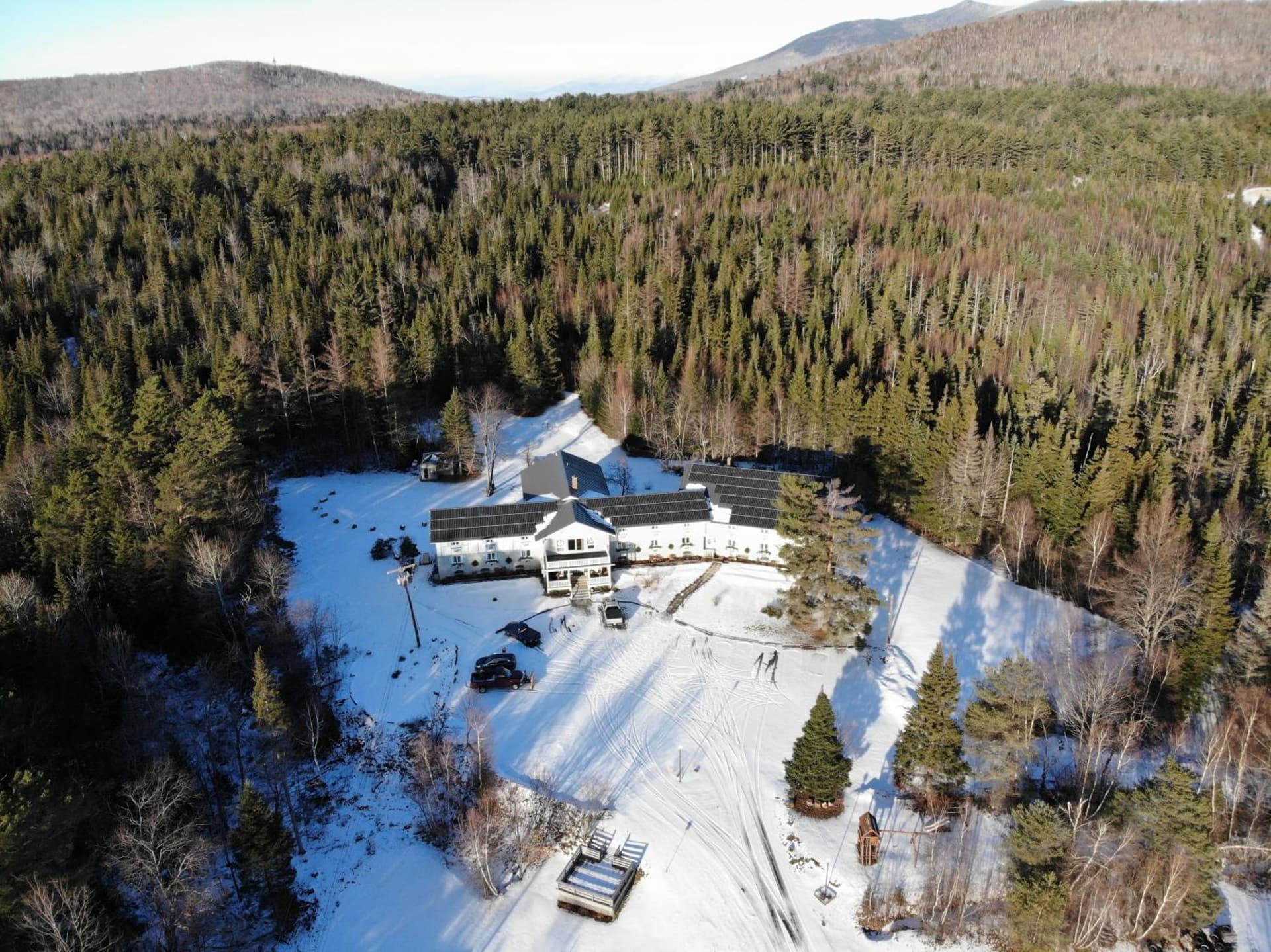 Carlson's Lodge interior in Twin Mountain — gallery photo 2