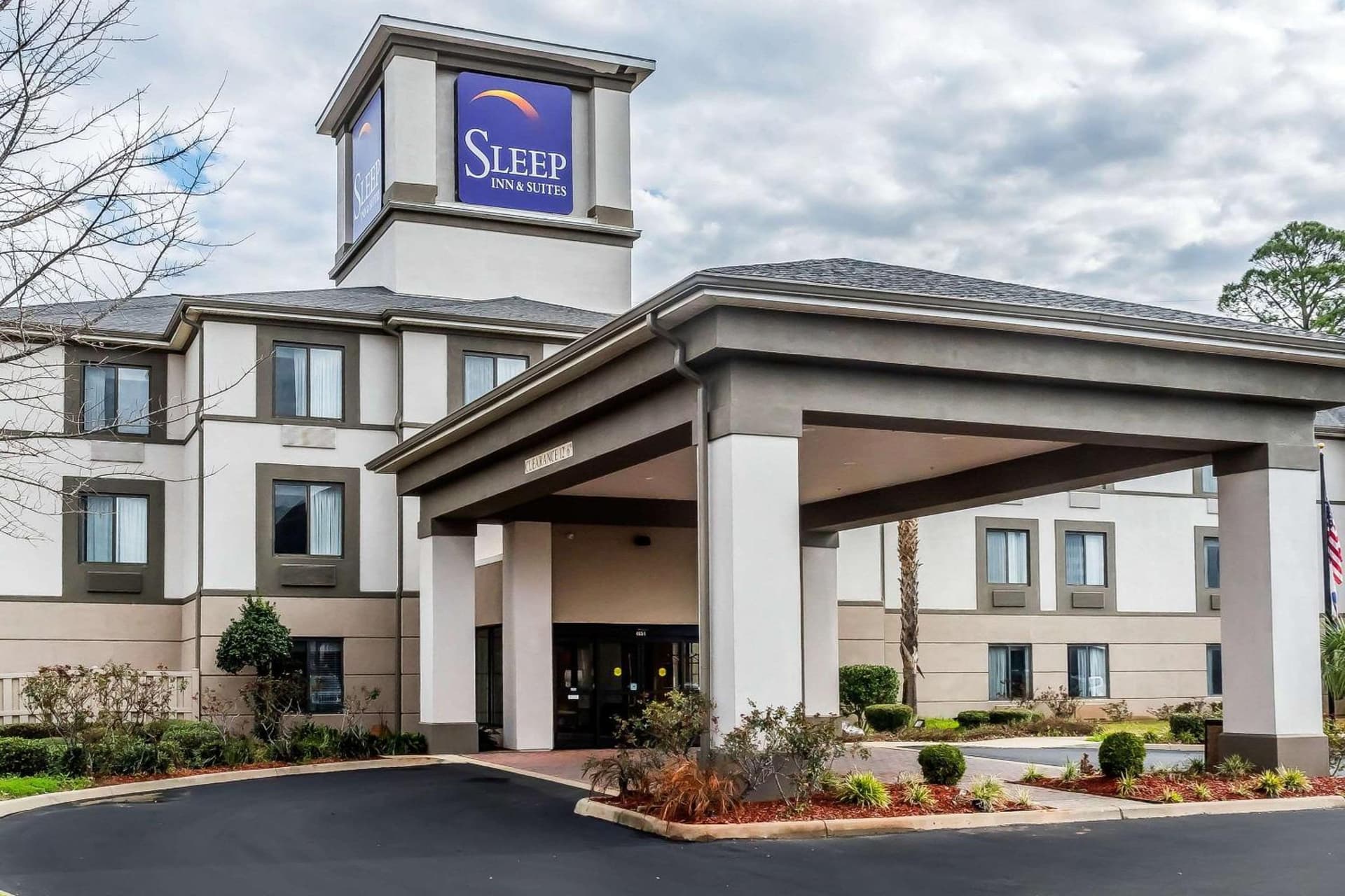 Sleep Inn & Suites Dothan North interior in Dothan, AL — gallery photo 2