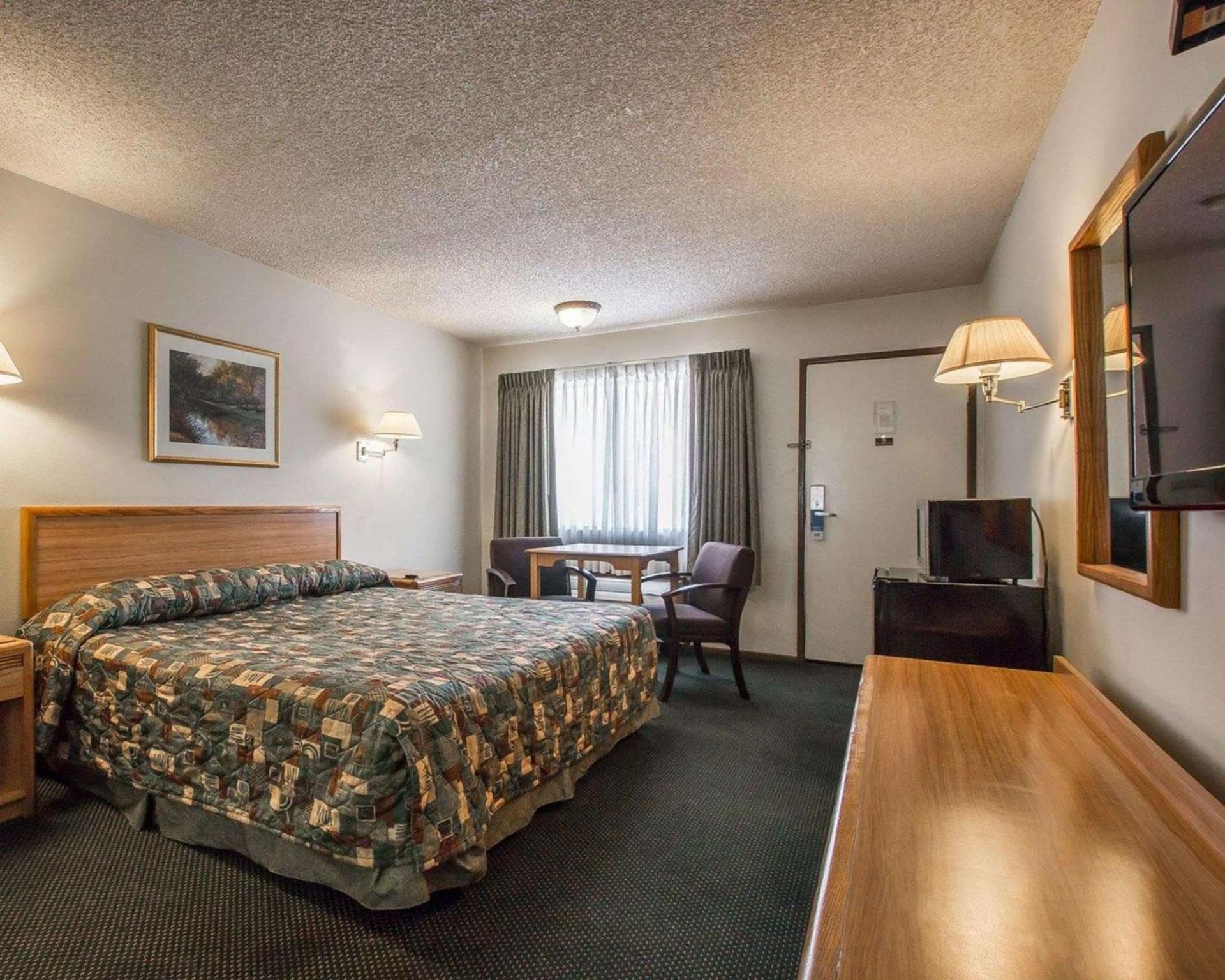 Palm Inn Hotel near Tyler Mall Riverside gallery photo in Riverside, CA — image 7