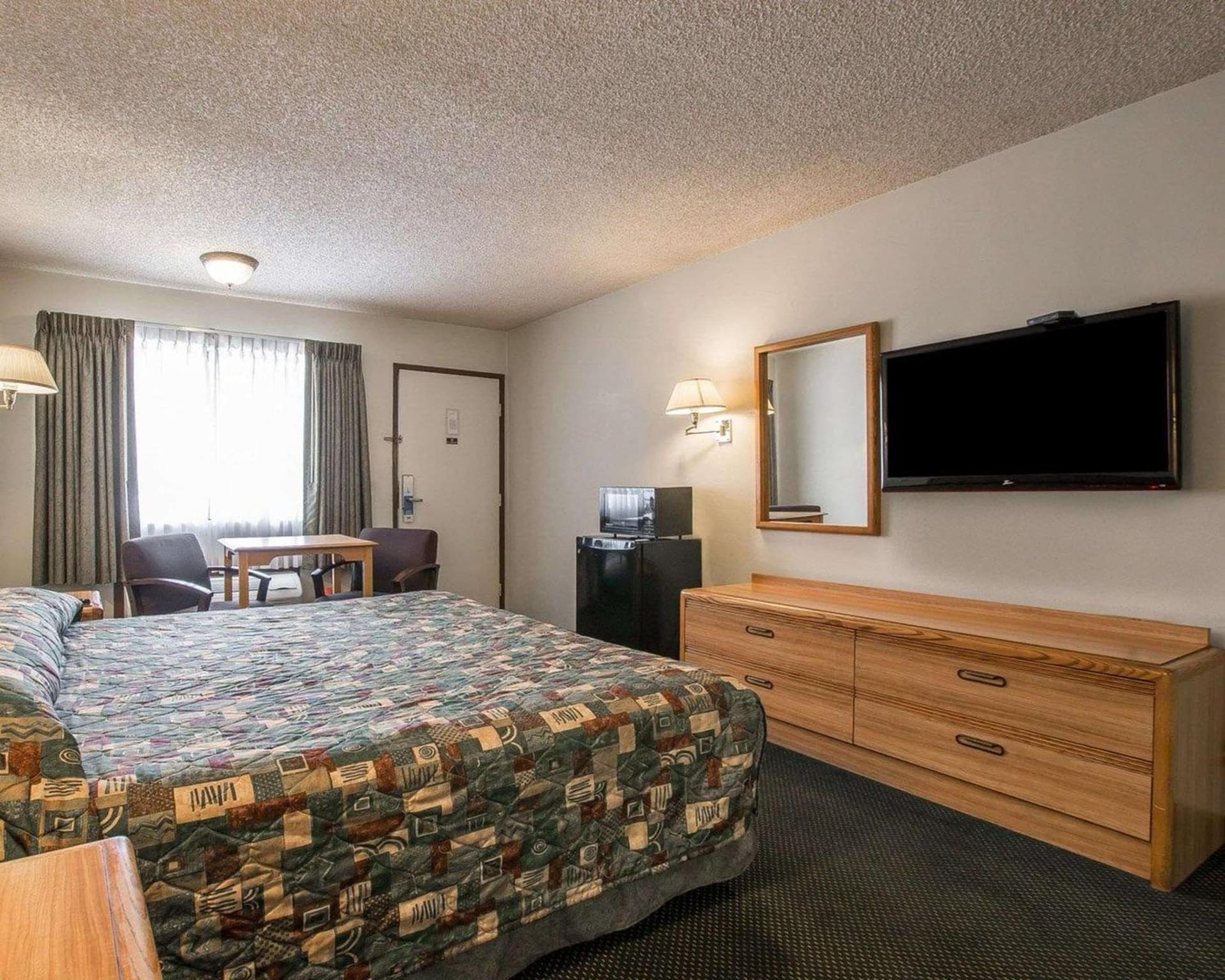 Palm Inn Hotel near Tyler Mall Riverside gallery photo in Riverside, CA — image 22