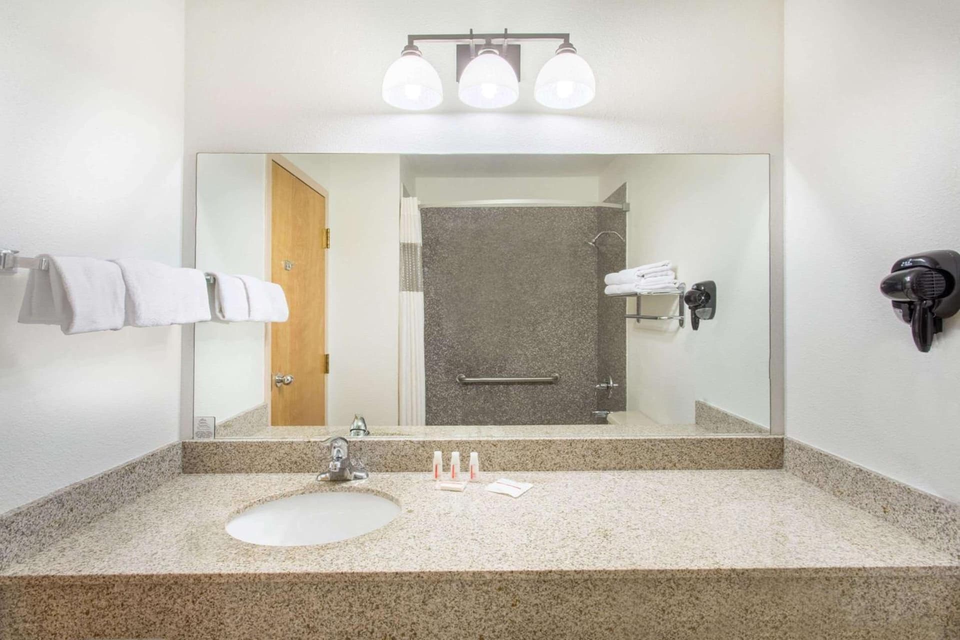 Ramada by Wyndham St George gallery photo in St. George, UT — image 41