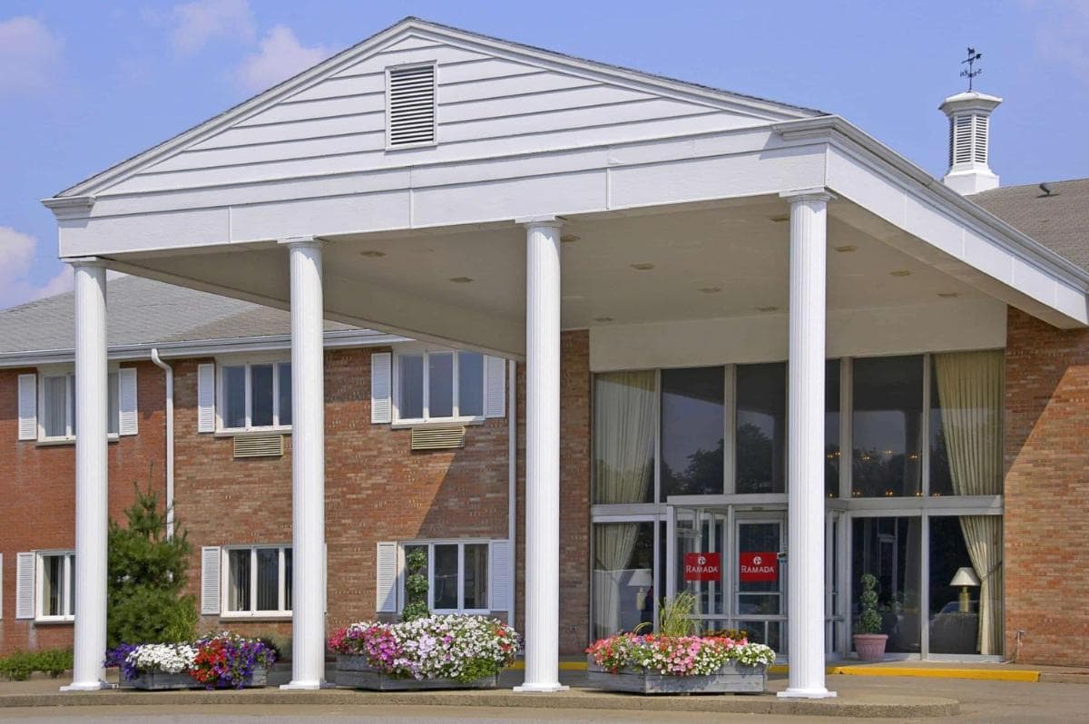 Ramada by Wyndham Washington — hotel in Washington, Pennsylvania