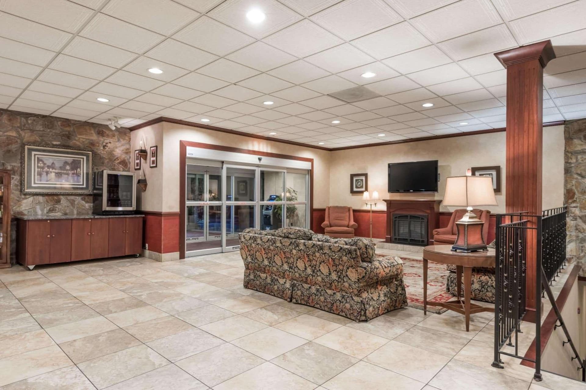Ramada by Wyndham State College Hotel & Conference Center interior in State College, PA — gallery photo 2
