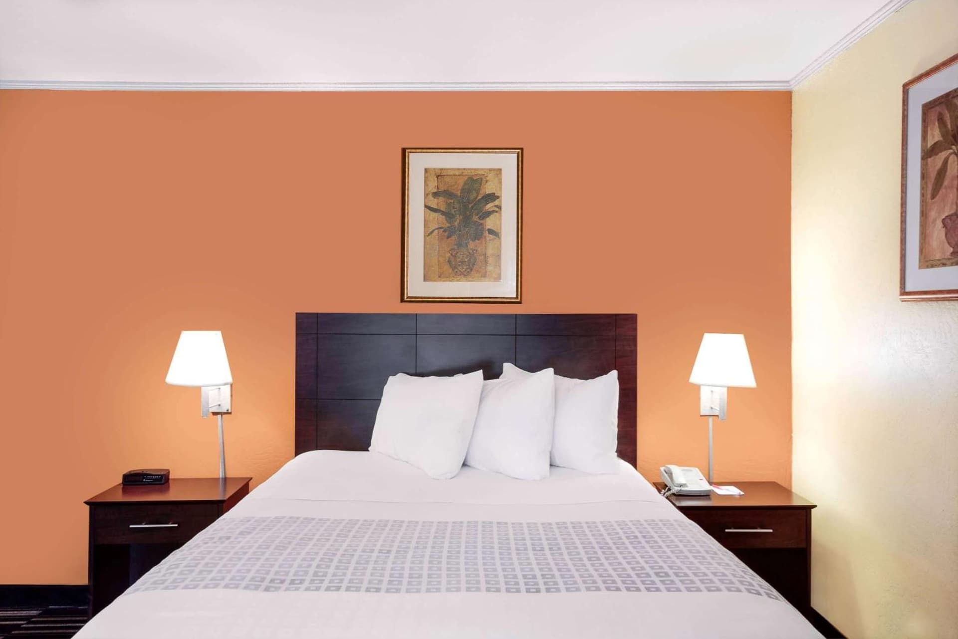 Howard Johnson by Wyndham Modesto Ceres gallery photo in Ceres, CA — image 30