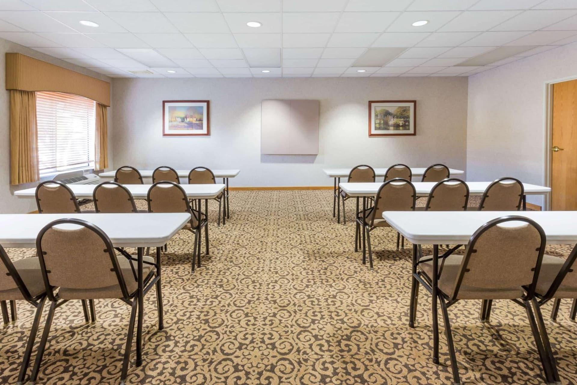 Wingate by Wyndham Joliet gallery photo in Joliet, IL — image 5