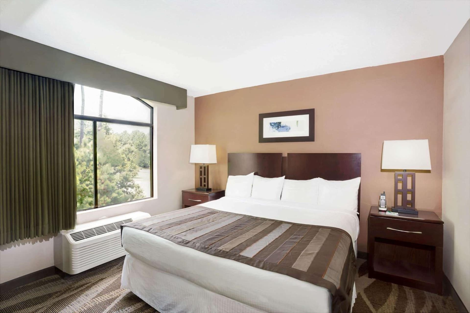 Wingate by Wyndham Raleigh Durham / Airport gallery photo in Durham, NC — image 18