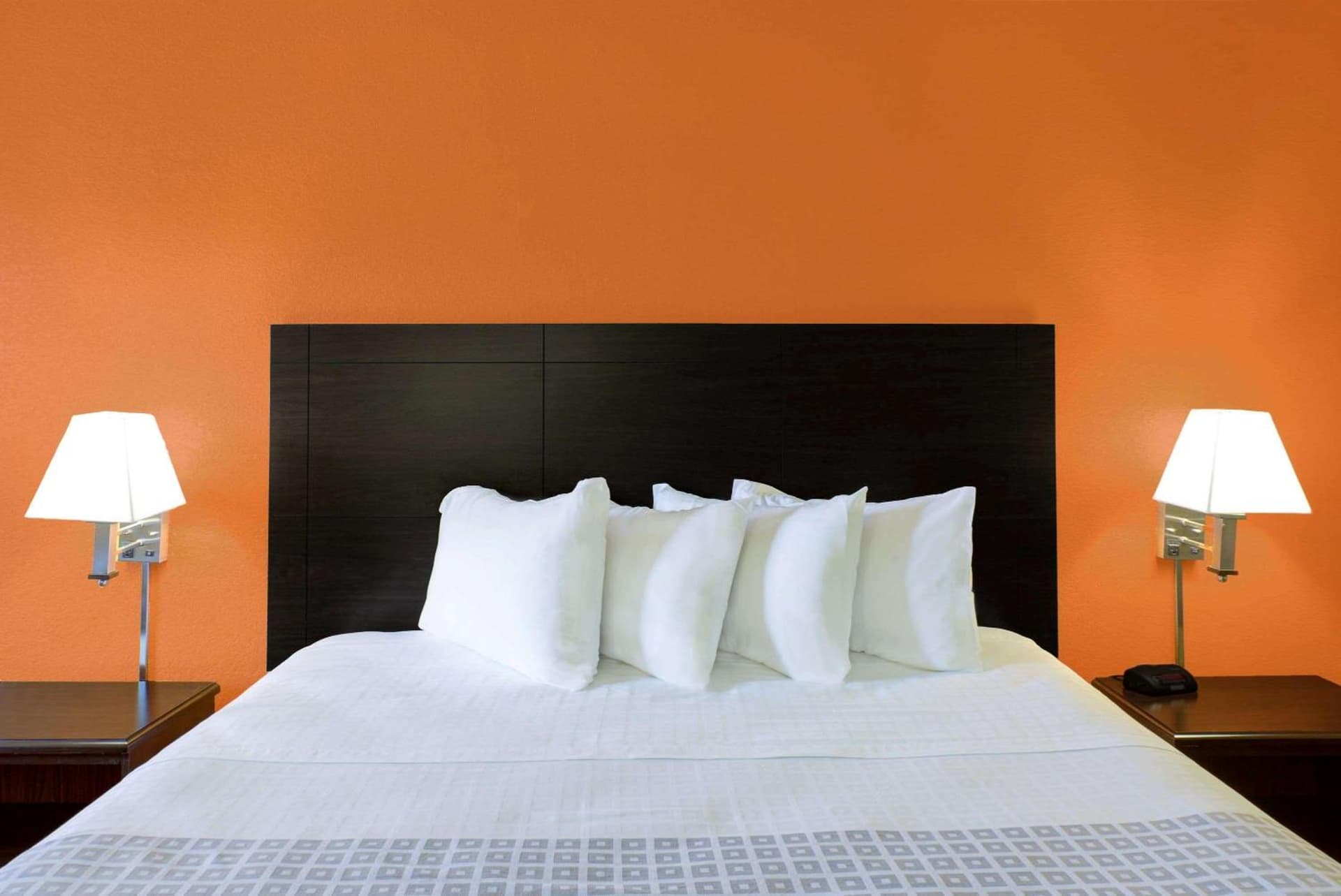 Howard Johnson by Wyndham Modesto Ceres gallery photo in Ceres, CA — image 9