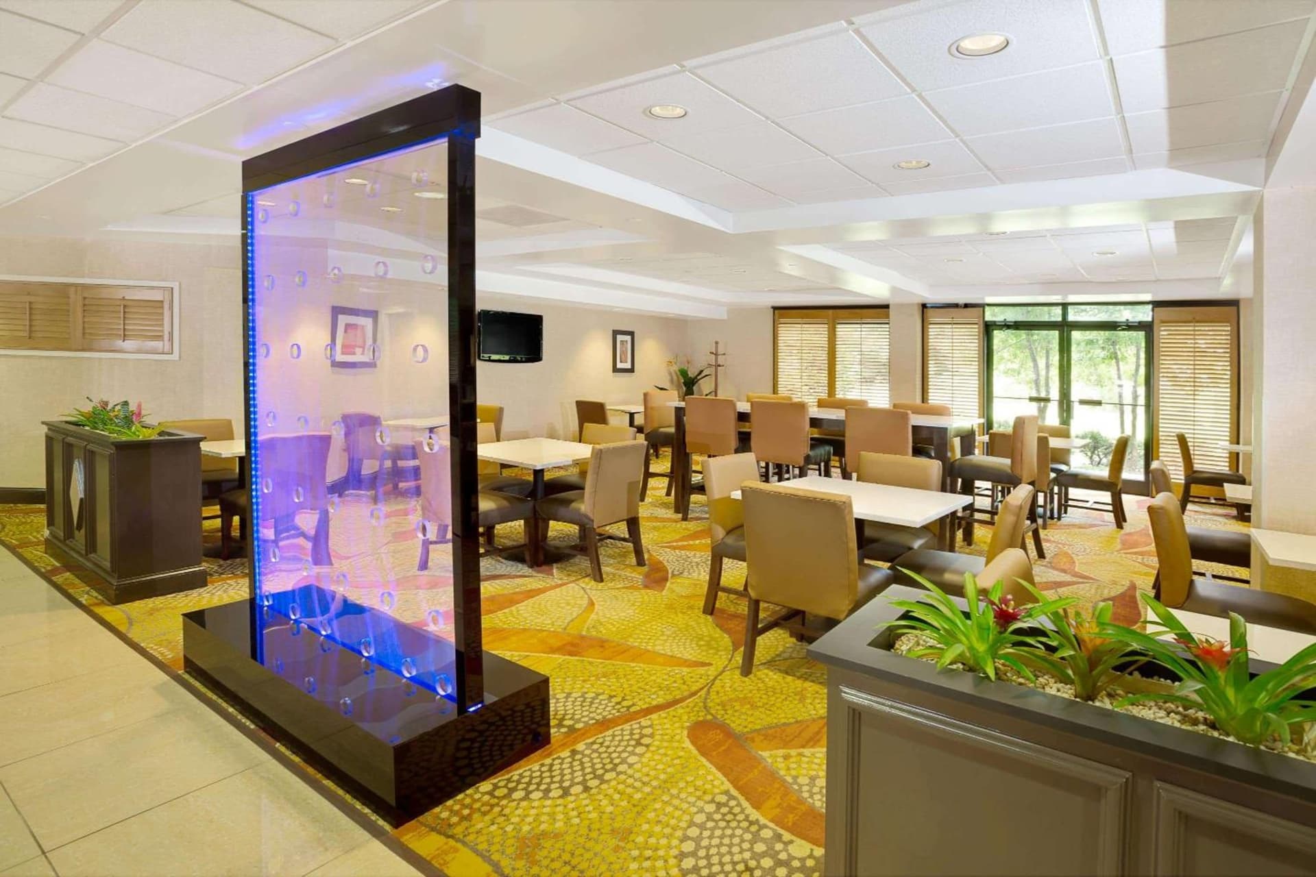 Wingate by Wyndham Raleigh Durham / Airport gallery photo in Durham, NC — image 11