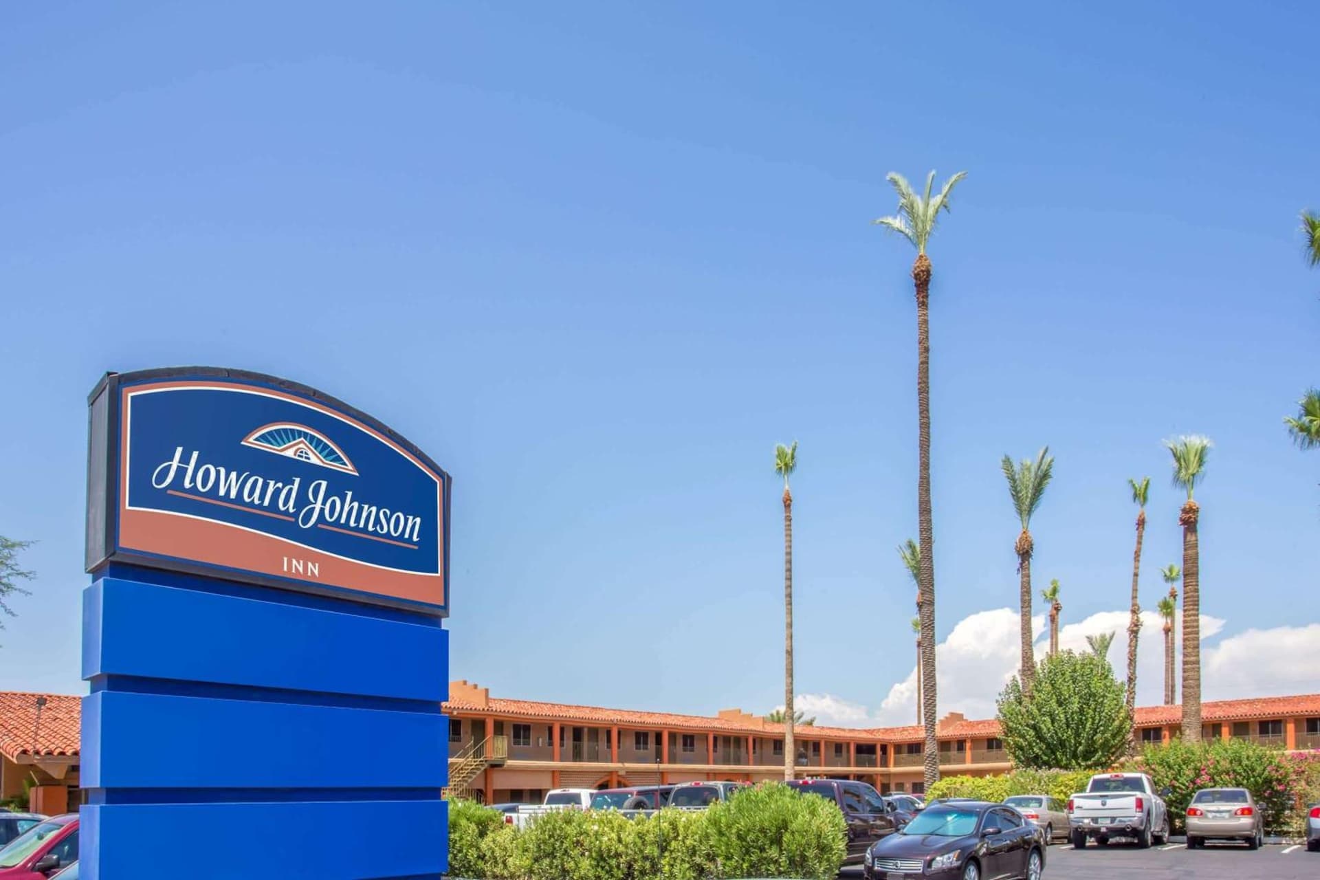 Howard Johnson by Wyndham Phoenix Airport/Downtown Area featured exterior or lobby in Phoenix, AZ — similar hotel