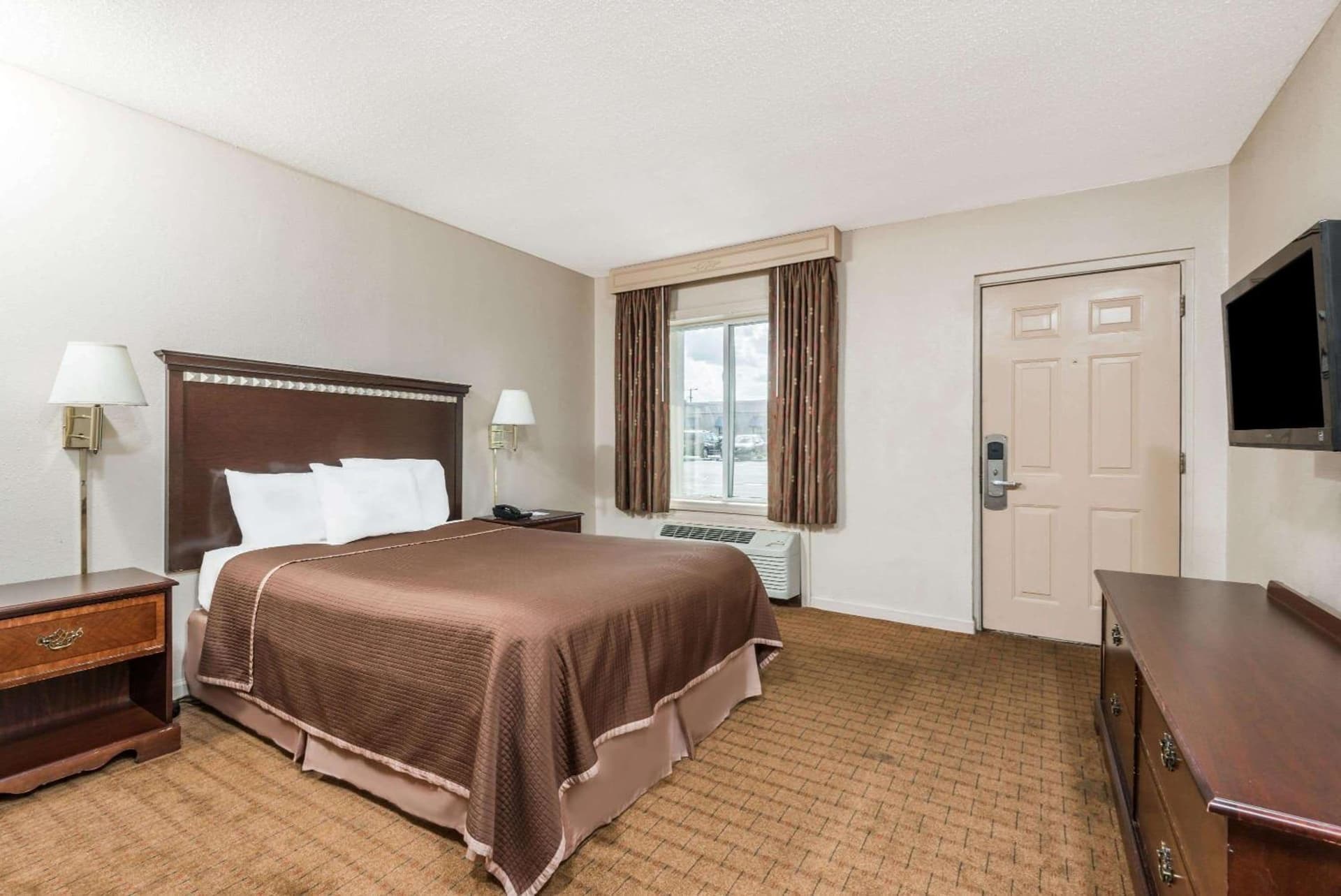 Howard Johnson by Wyndham Springfield gallery photo in Springfield, MA — image 8
