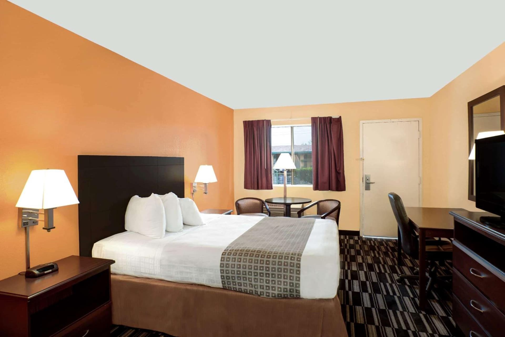 Howard Johnson by Wyndham Modesto Ceres gallery photo in Ceres, CA — image 33
