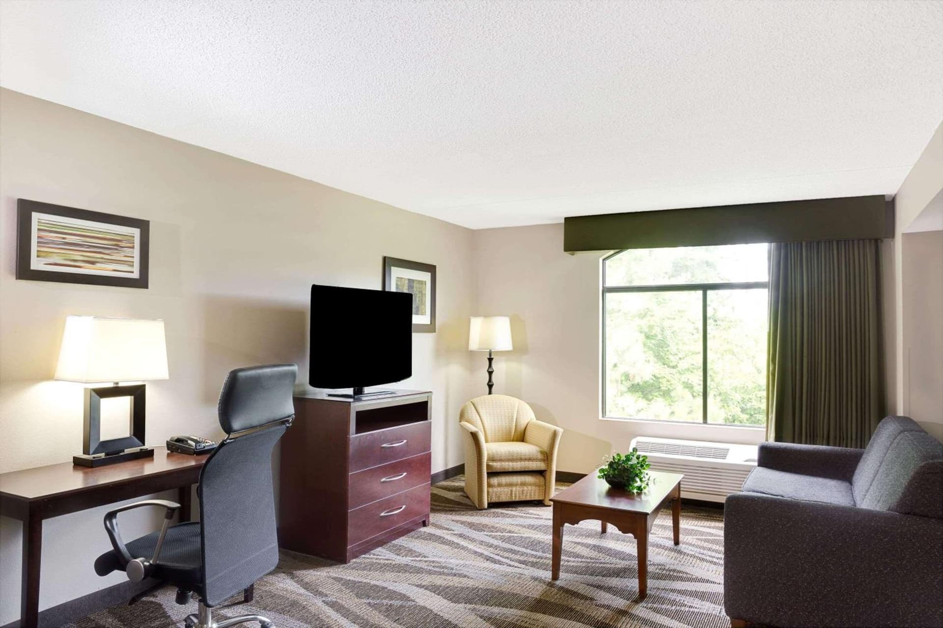 Wingate by Wyndham Raleigh Durham / Airport gallery photo in Durham, NC — image 6