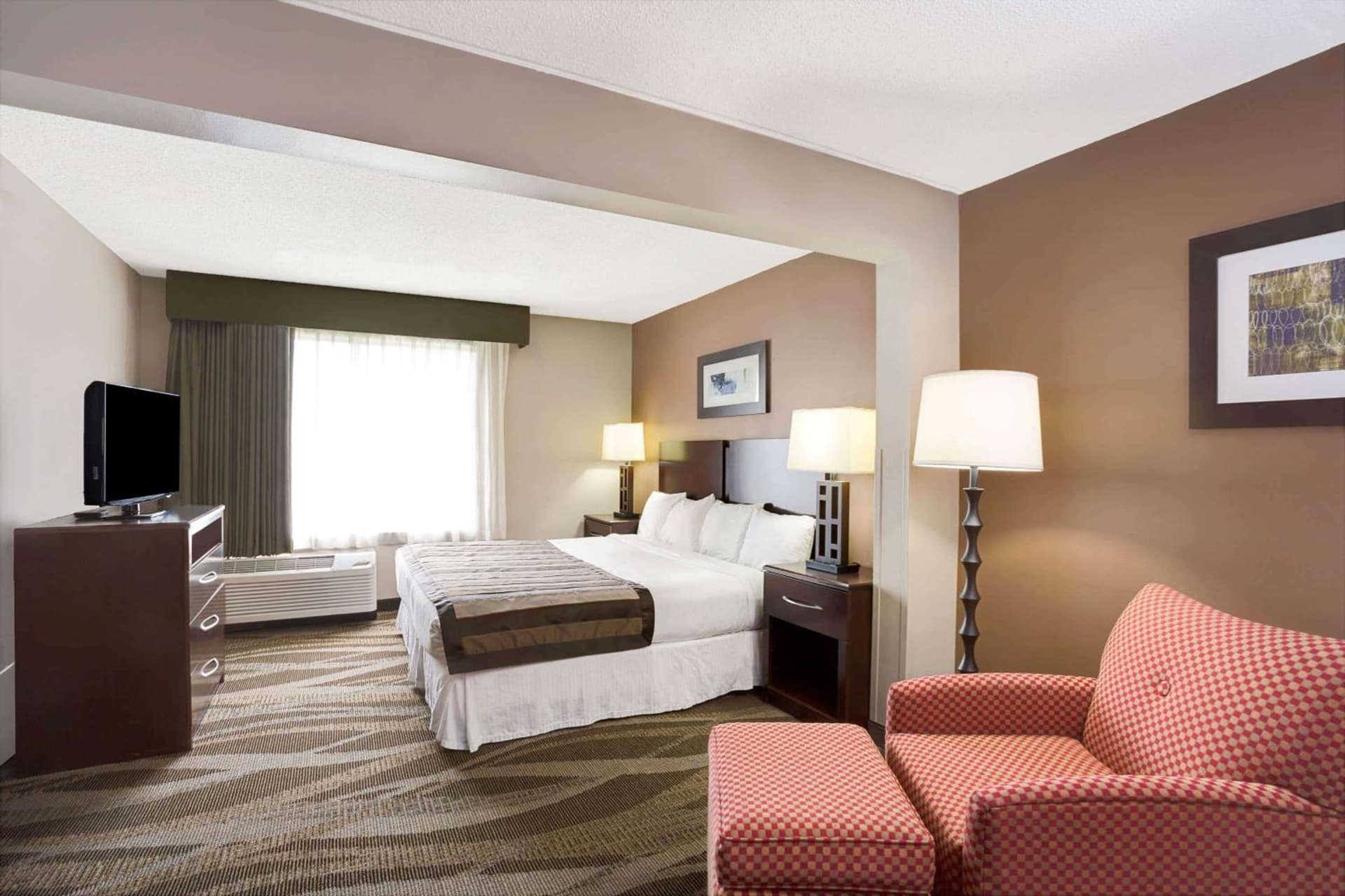 Wingate by Wyndham Raleigh Durham / Airport gallery photo in Durham, NC — image 8