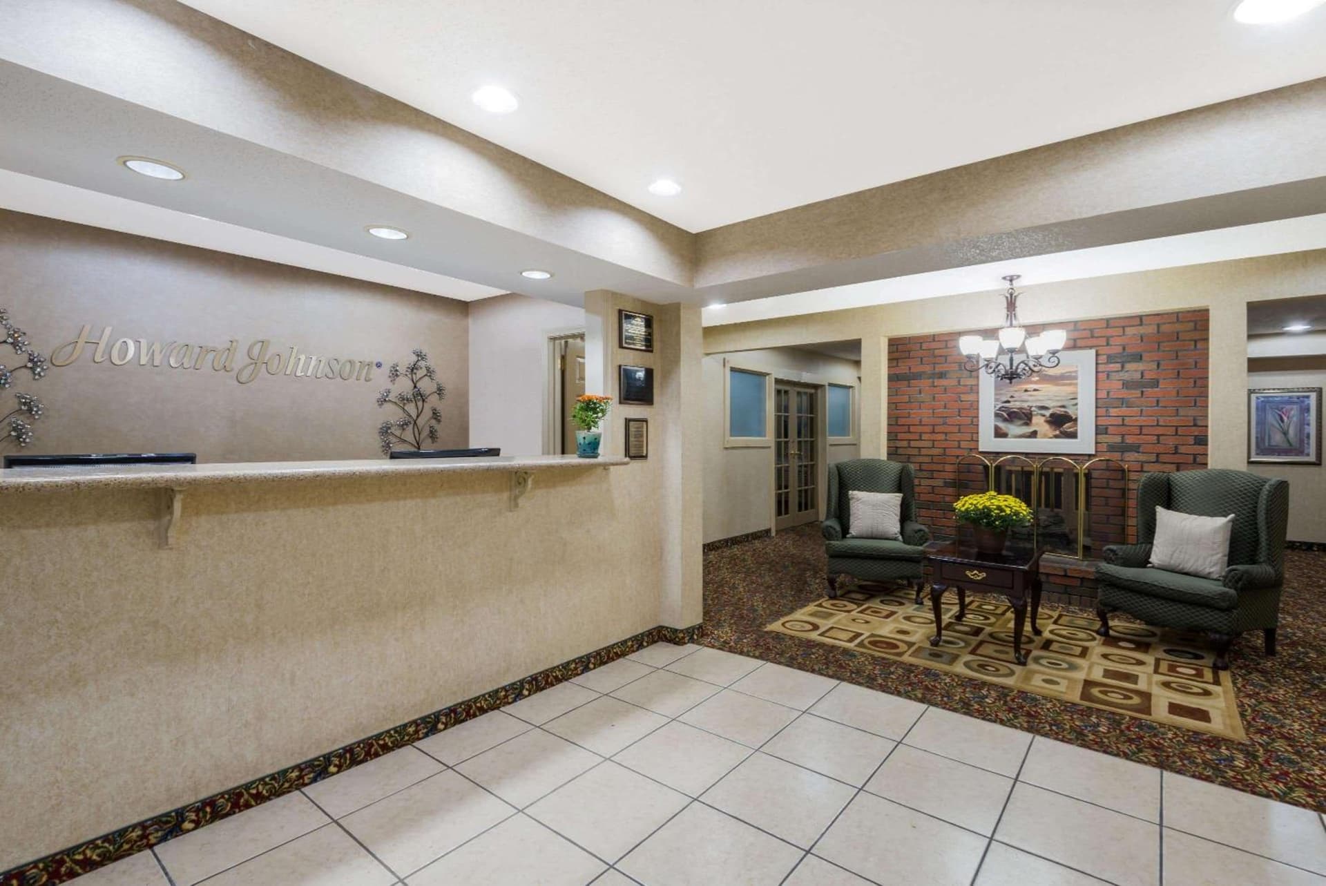 Howard Johnson by Wyndham Springfield property views in Springfield, MA — gallery photo 3