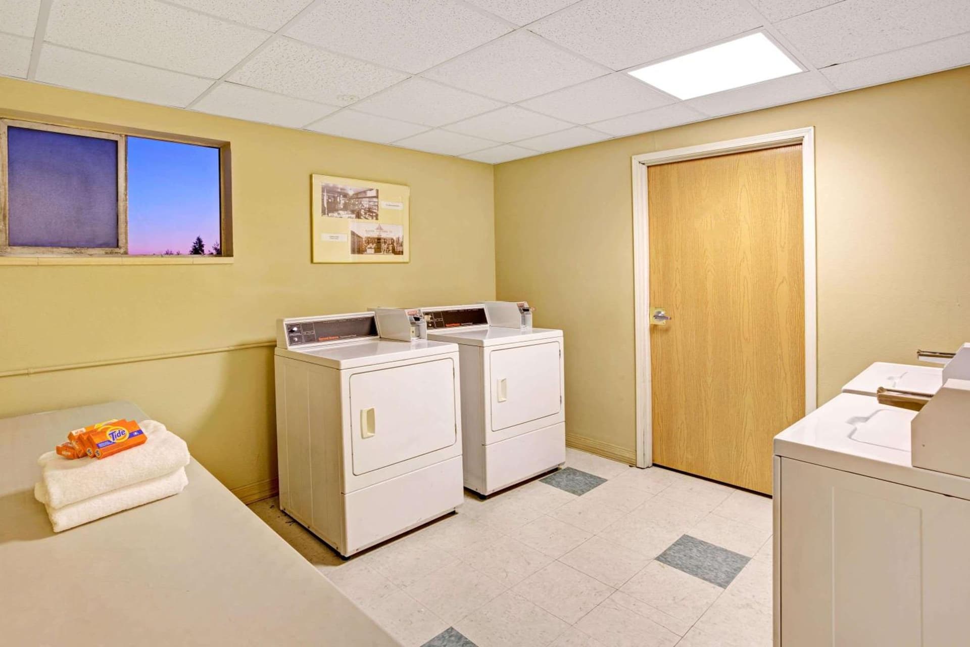 Ramada Downtown by Wyndham Anchorage gallery photo in Anchorage, AK — image 12