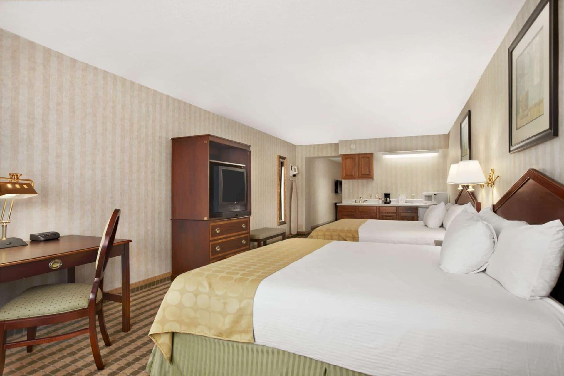 Ramada by Wyndham Saginaw Hotel & Suites gallery photo in Saginaw, MI — image 48