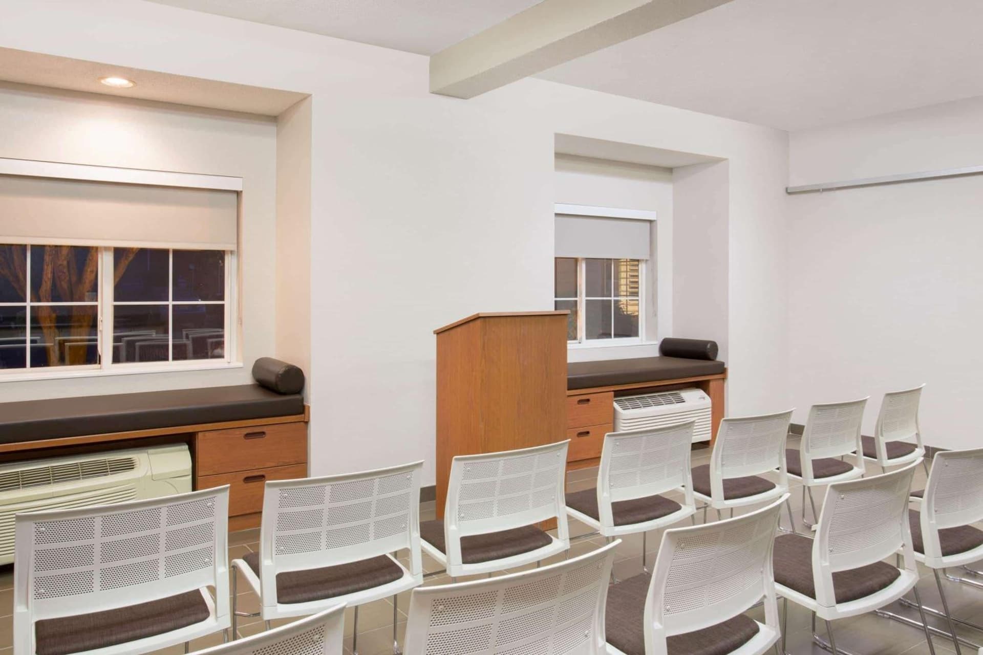 Microtel Inn & Suites Leesburg interior in Silver Lake, FL — gallery photo 2