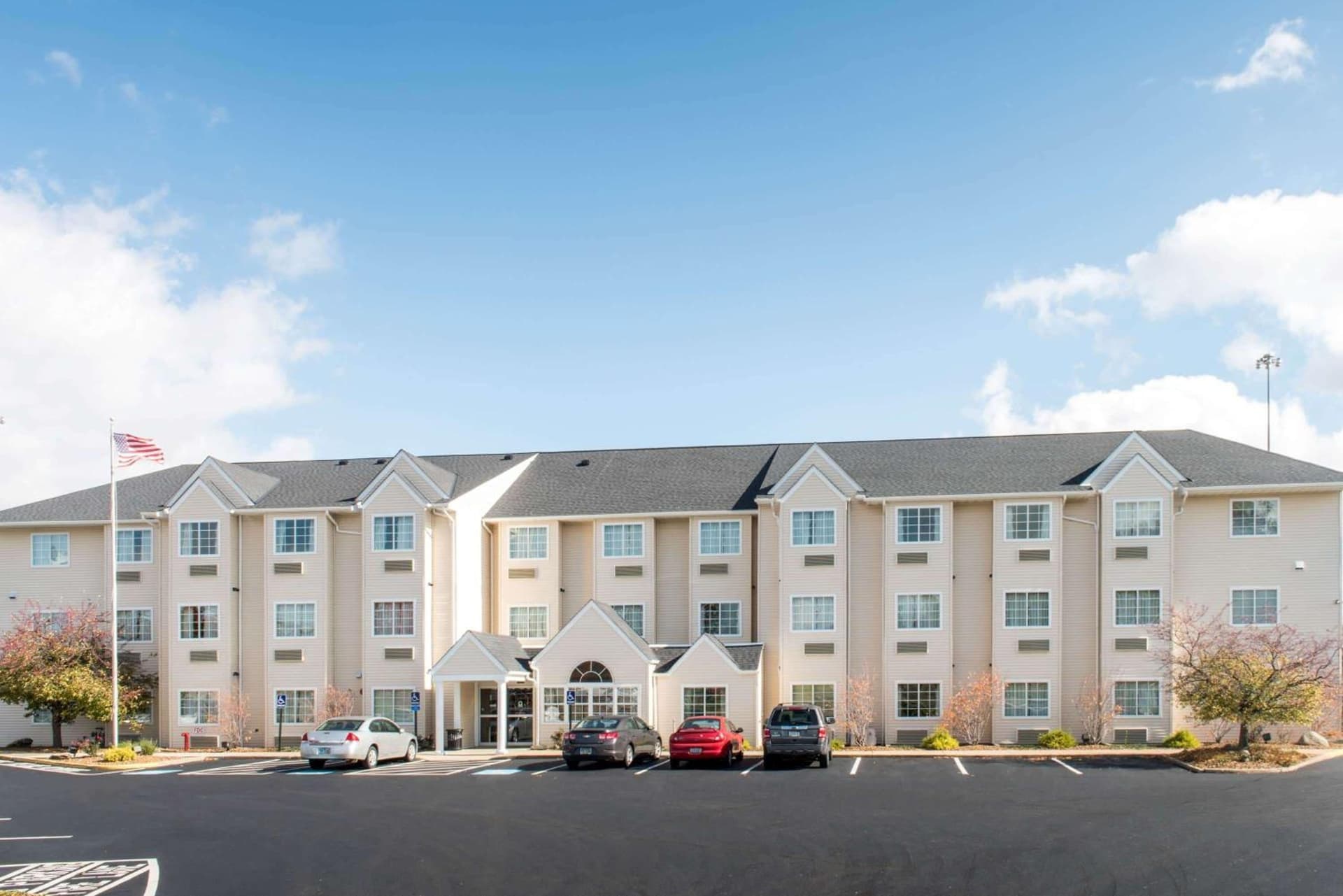 Microtel Inn and Suites North Canton — hotel in North Canton, Ohio