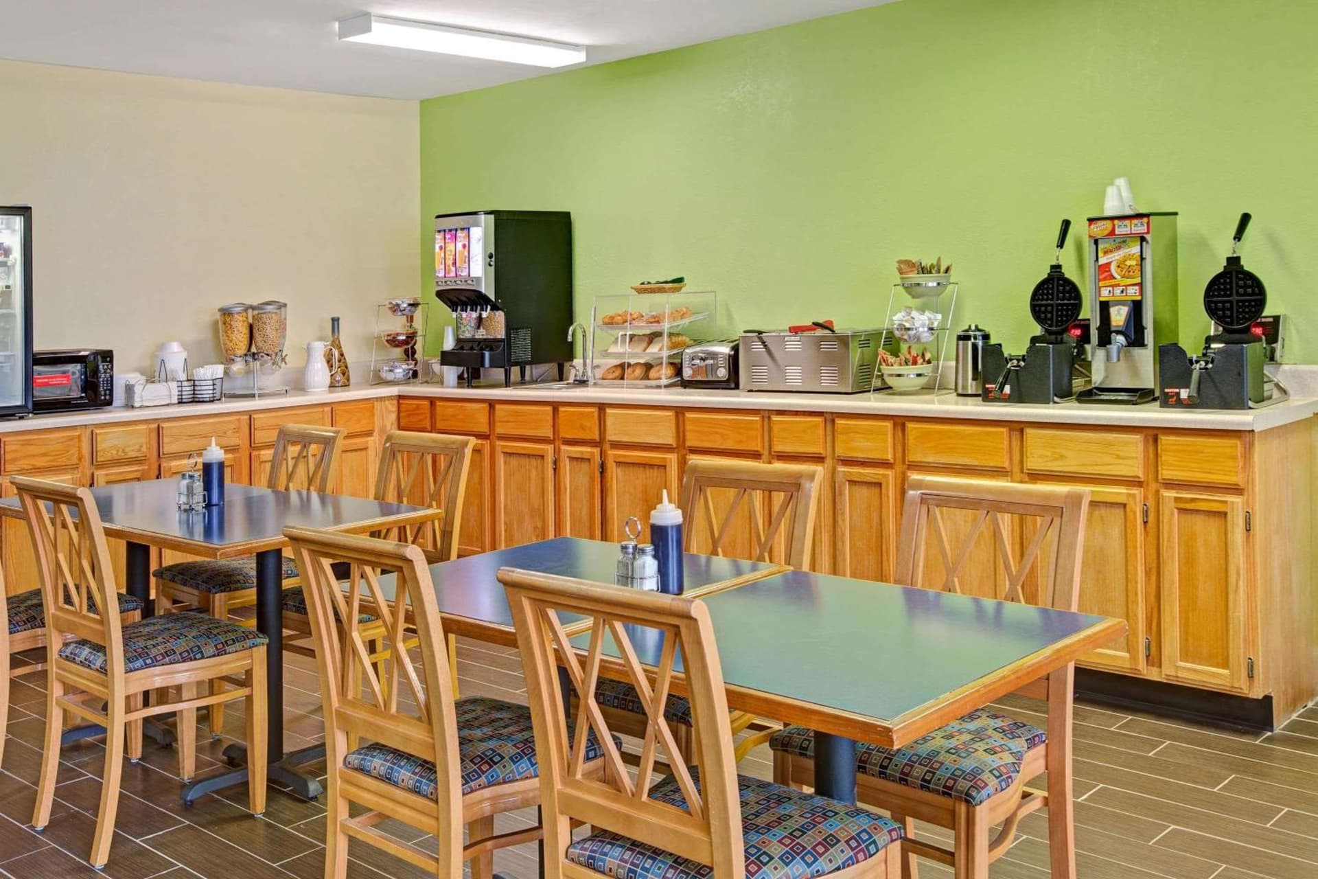 Microtel Inn & Suites by Wyndham Statesville gallery photo in Statesville, NC — image 18