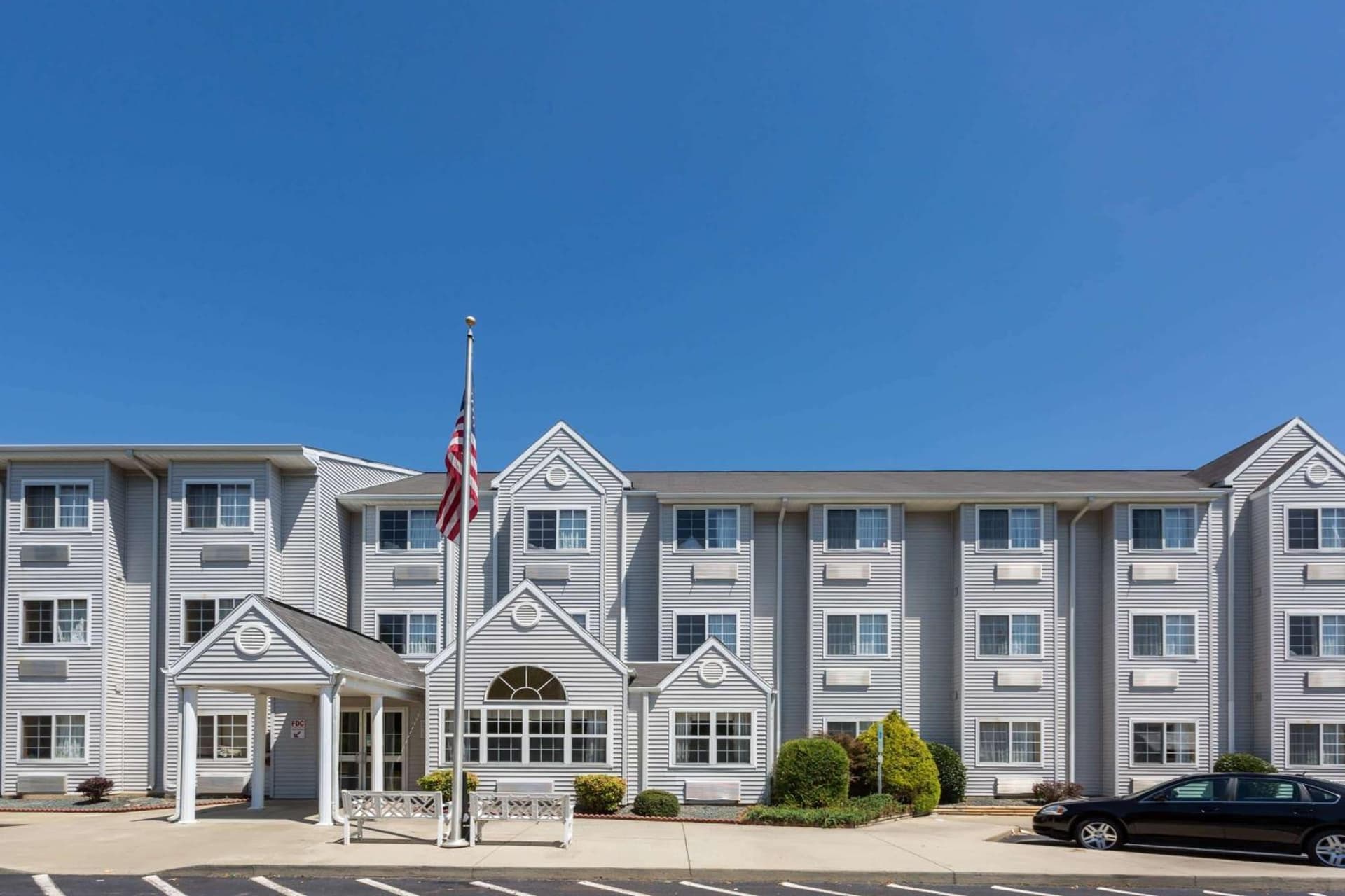 Microtel Inn & Suites by Wyndham Hillsborough gallery photo in Hillsborough, NC — image 24